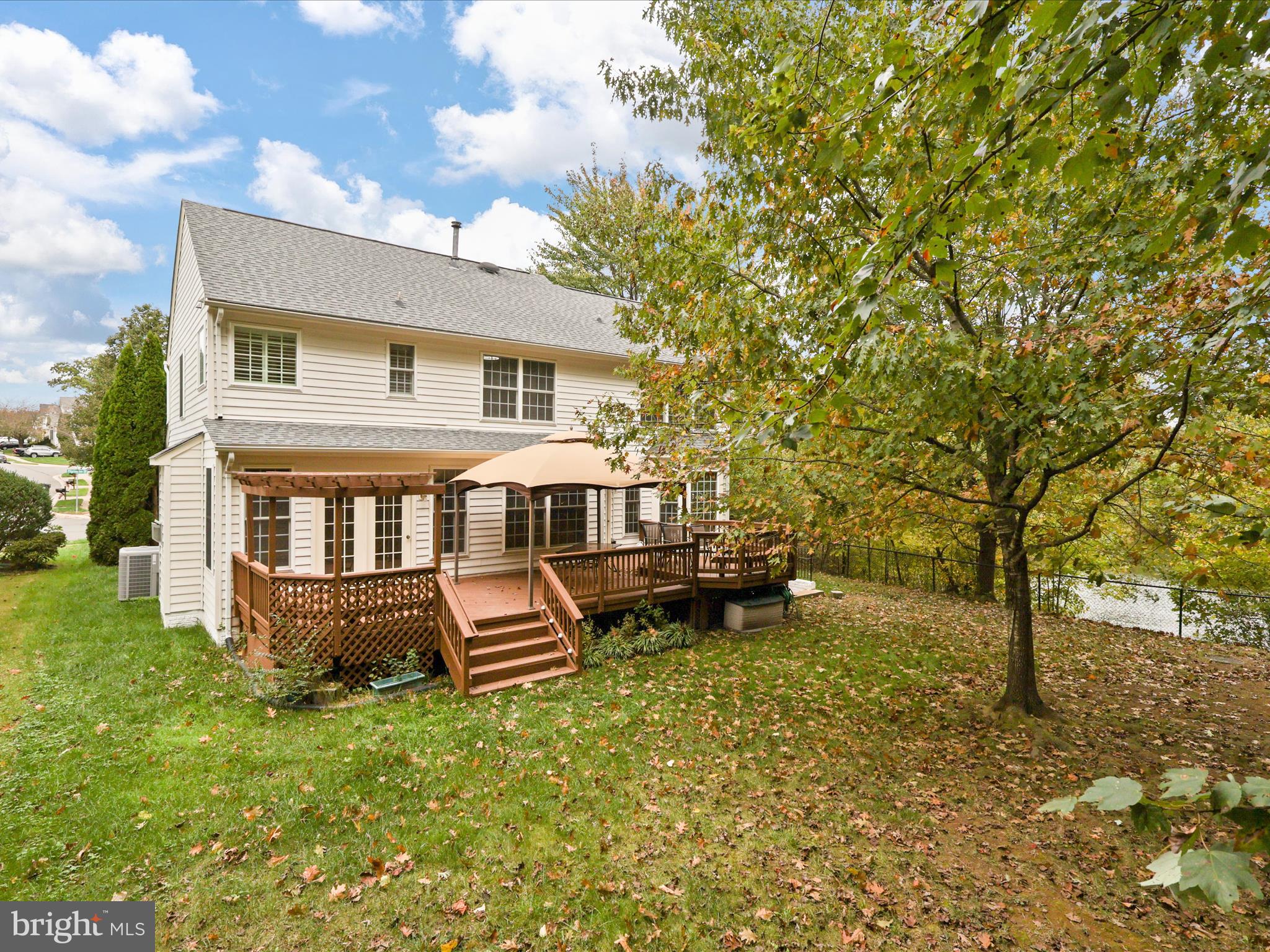 RIDGEFIELD OAKS - Residential