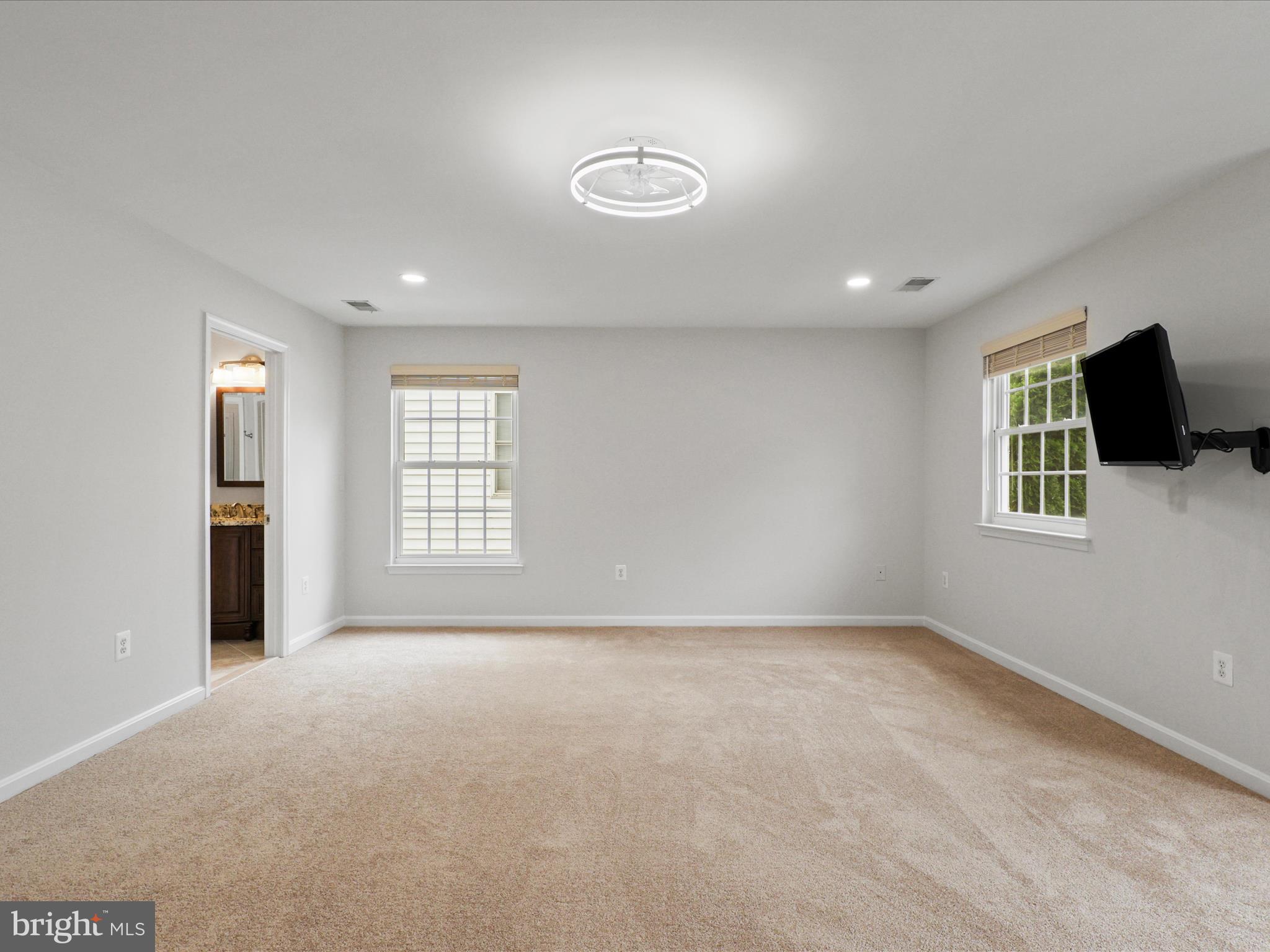 RIDGEFIELD OAKS - Residential