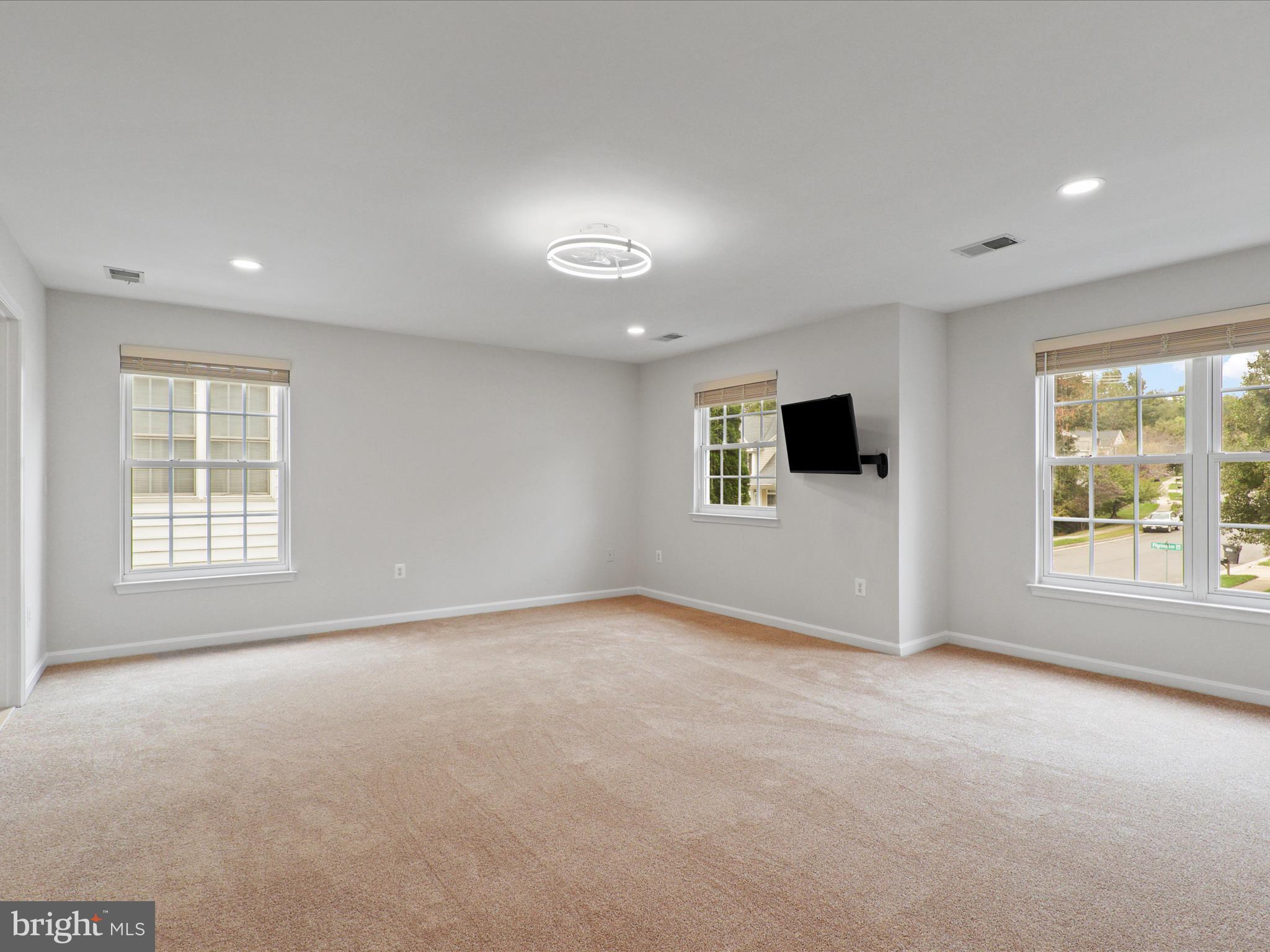 RIDGEFIELD OAKS - Residential