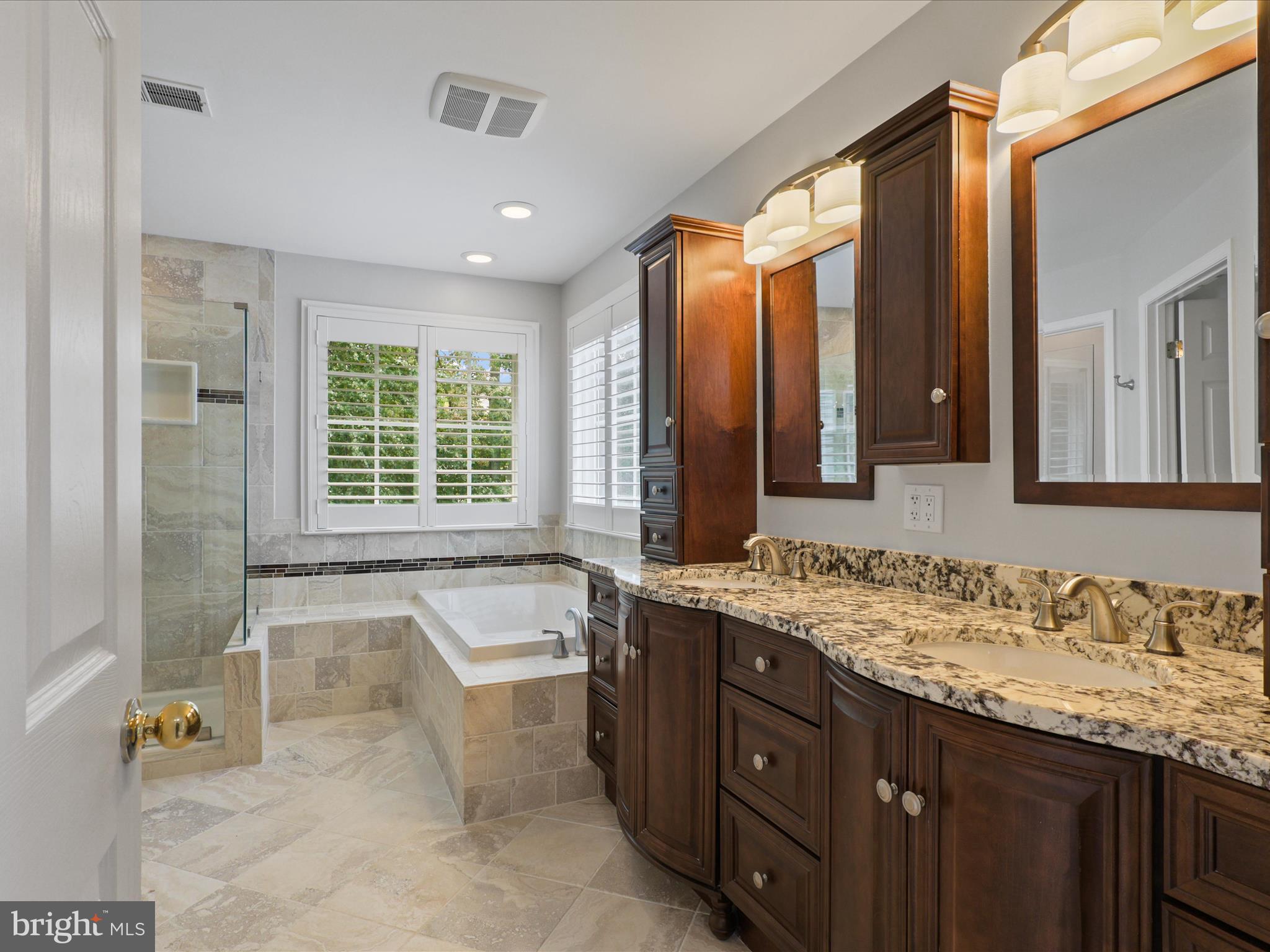 RIDGEFIELD OAKS - Residential