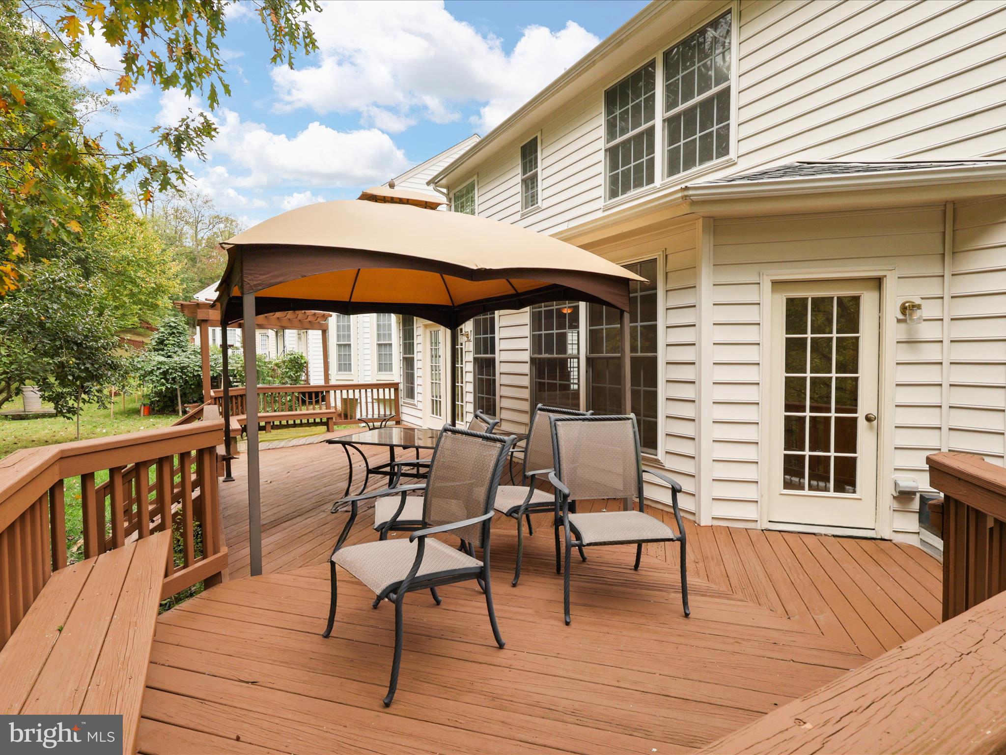 RIDGEFIELD OAKS - Residential