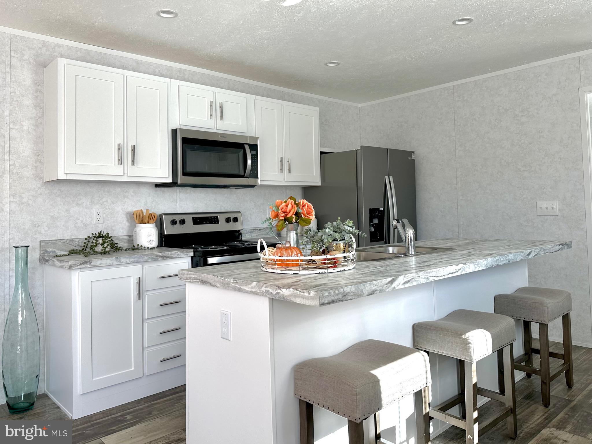 430 UNDERWOOD CIRCLE