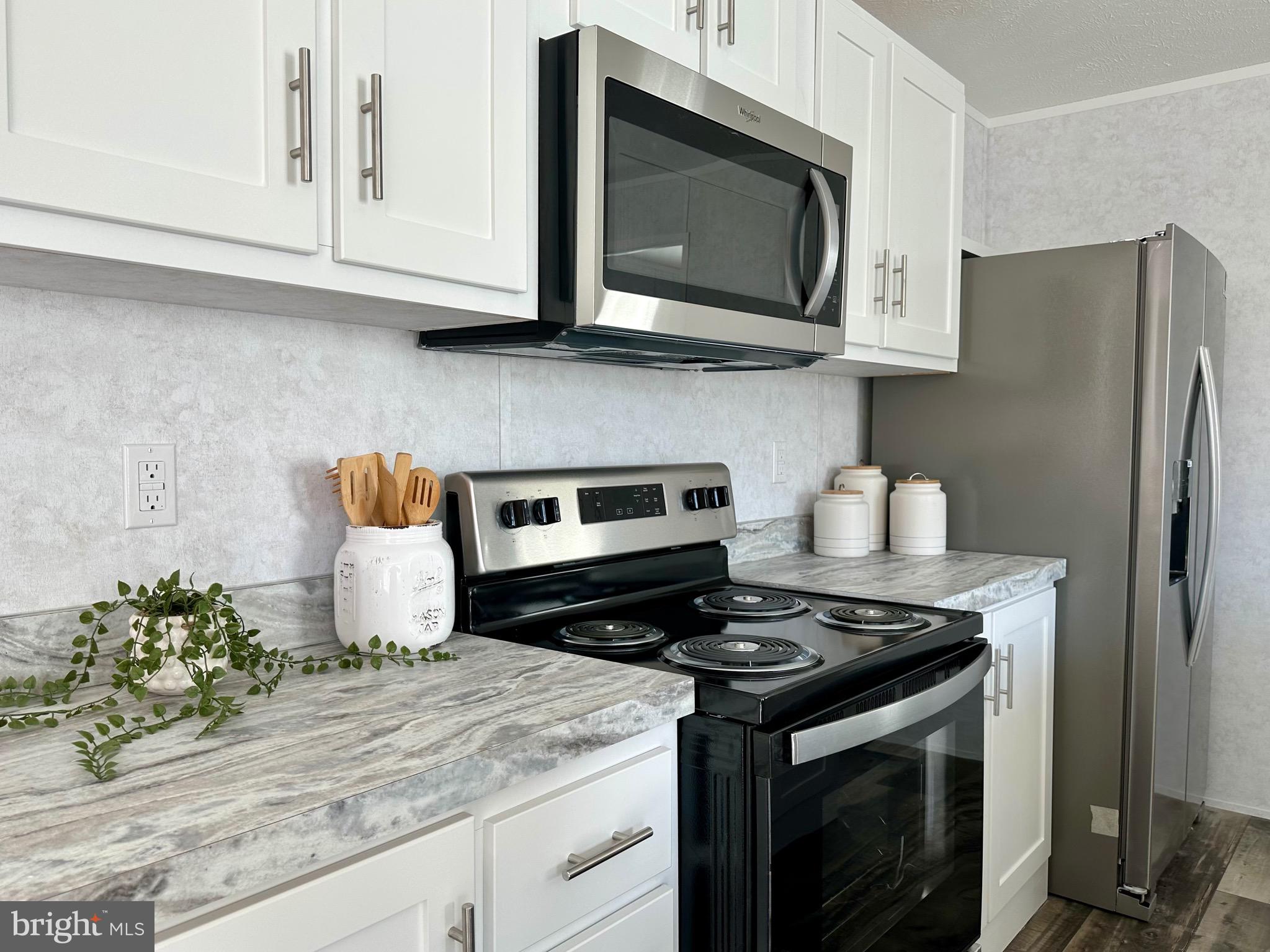 430 UNDERWOOD CIRCLE