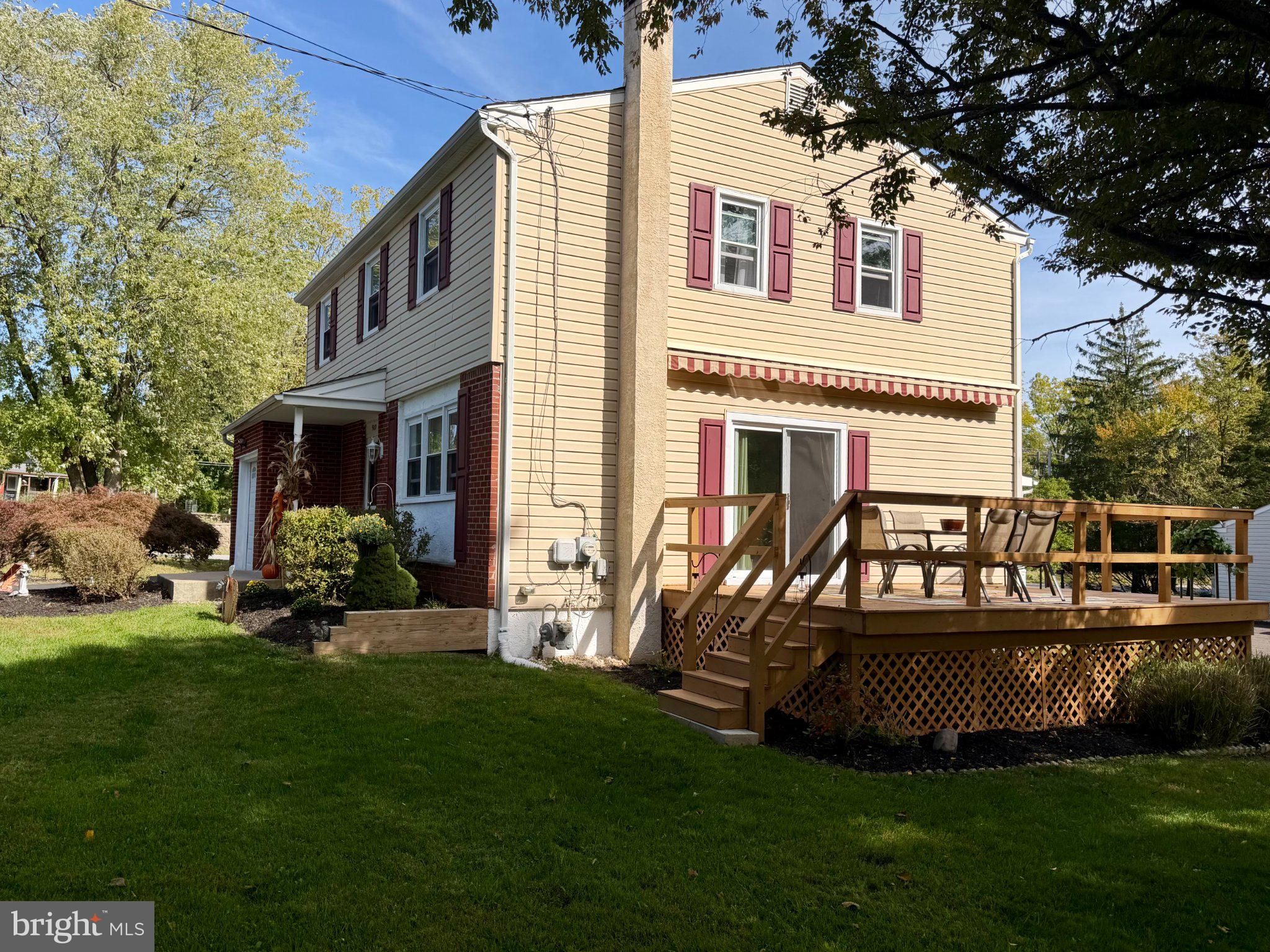 902 VALLEY ROAD