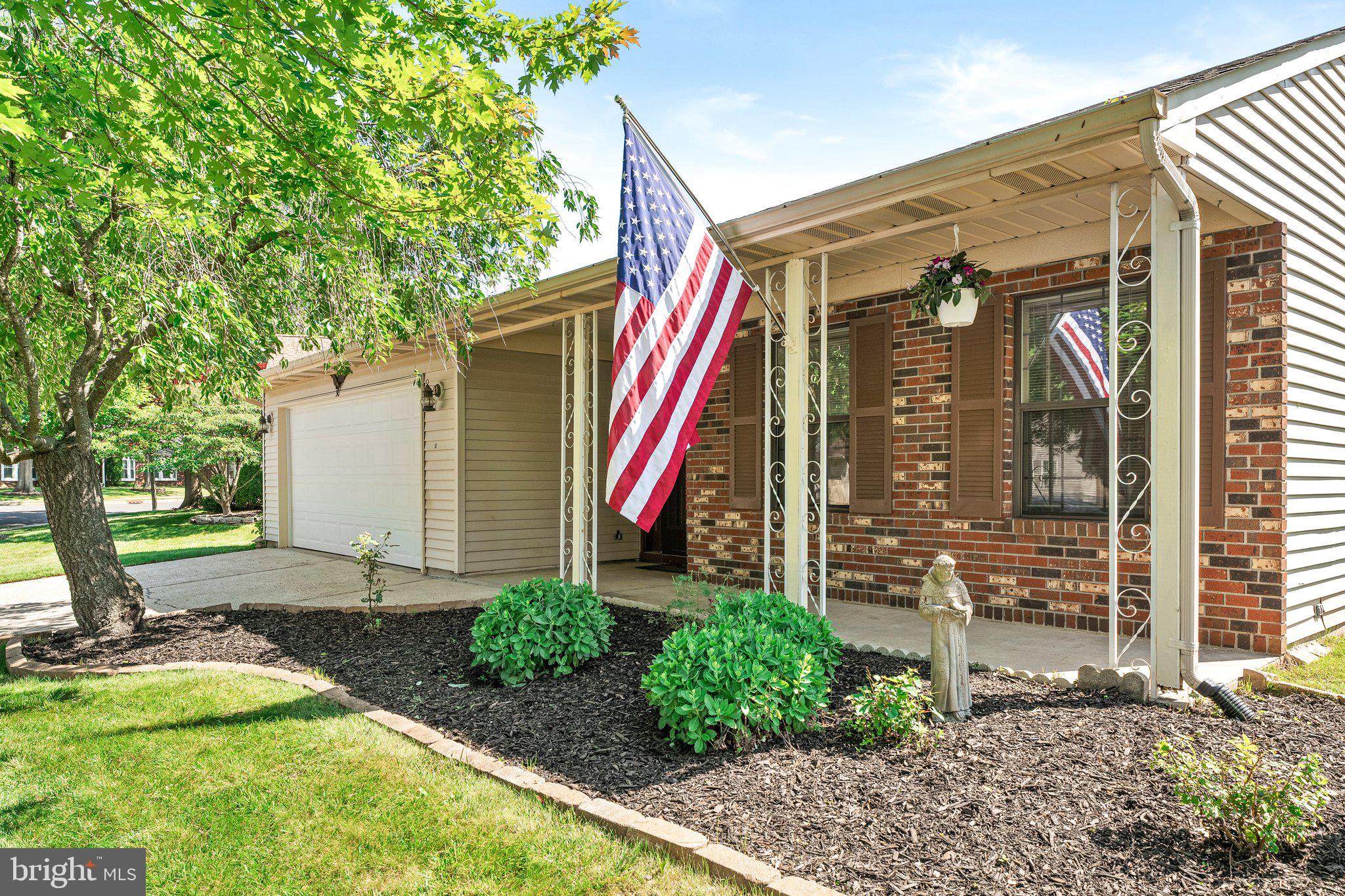 30 HILLTOP LANE W