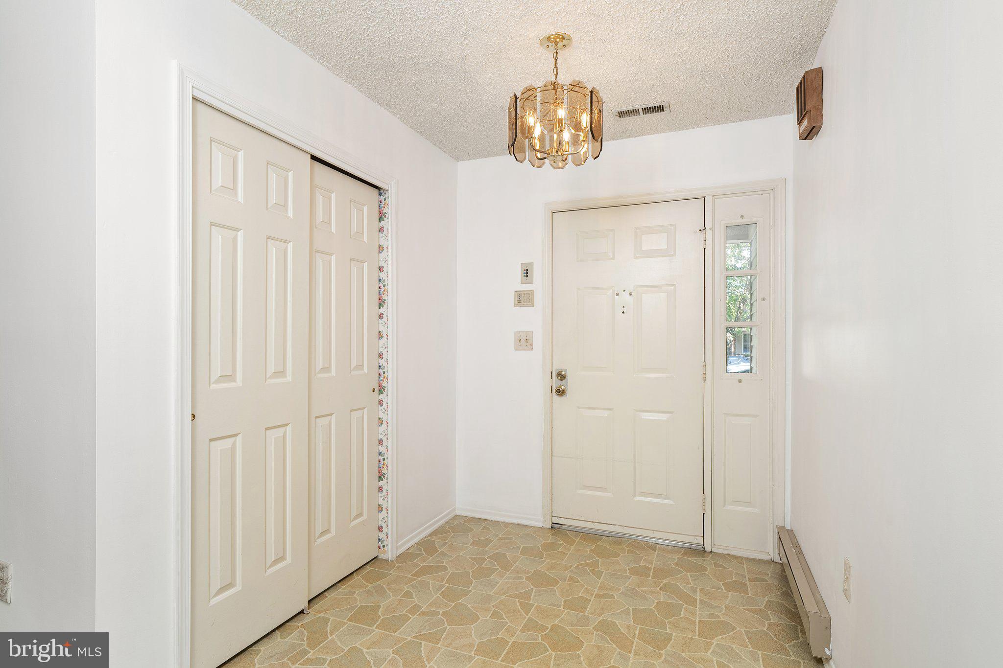 30 HILLTOP LANE W