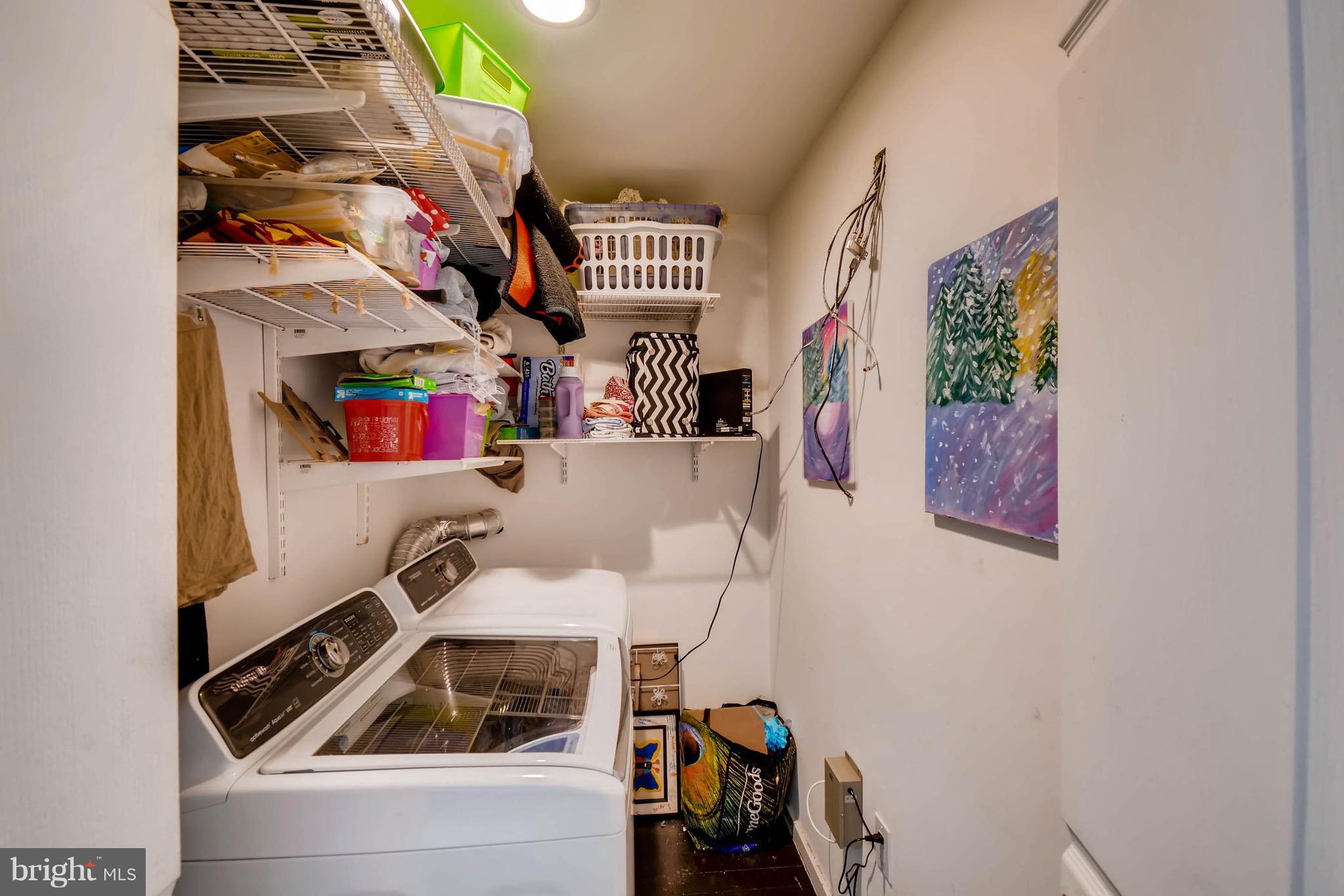 LOCUST POINT - Residential Income