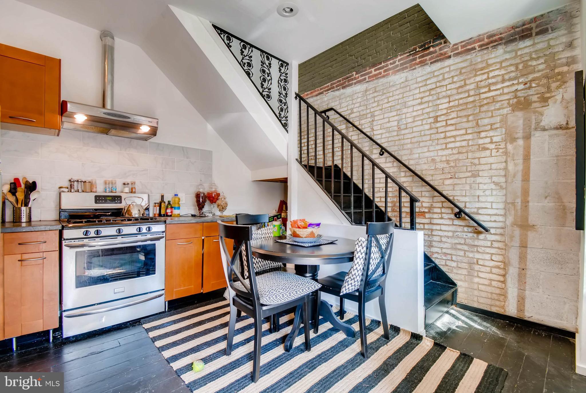 LOCUST POINT - Residential Income