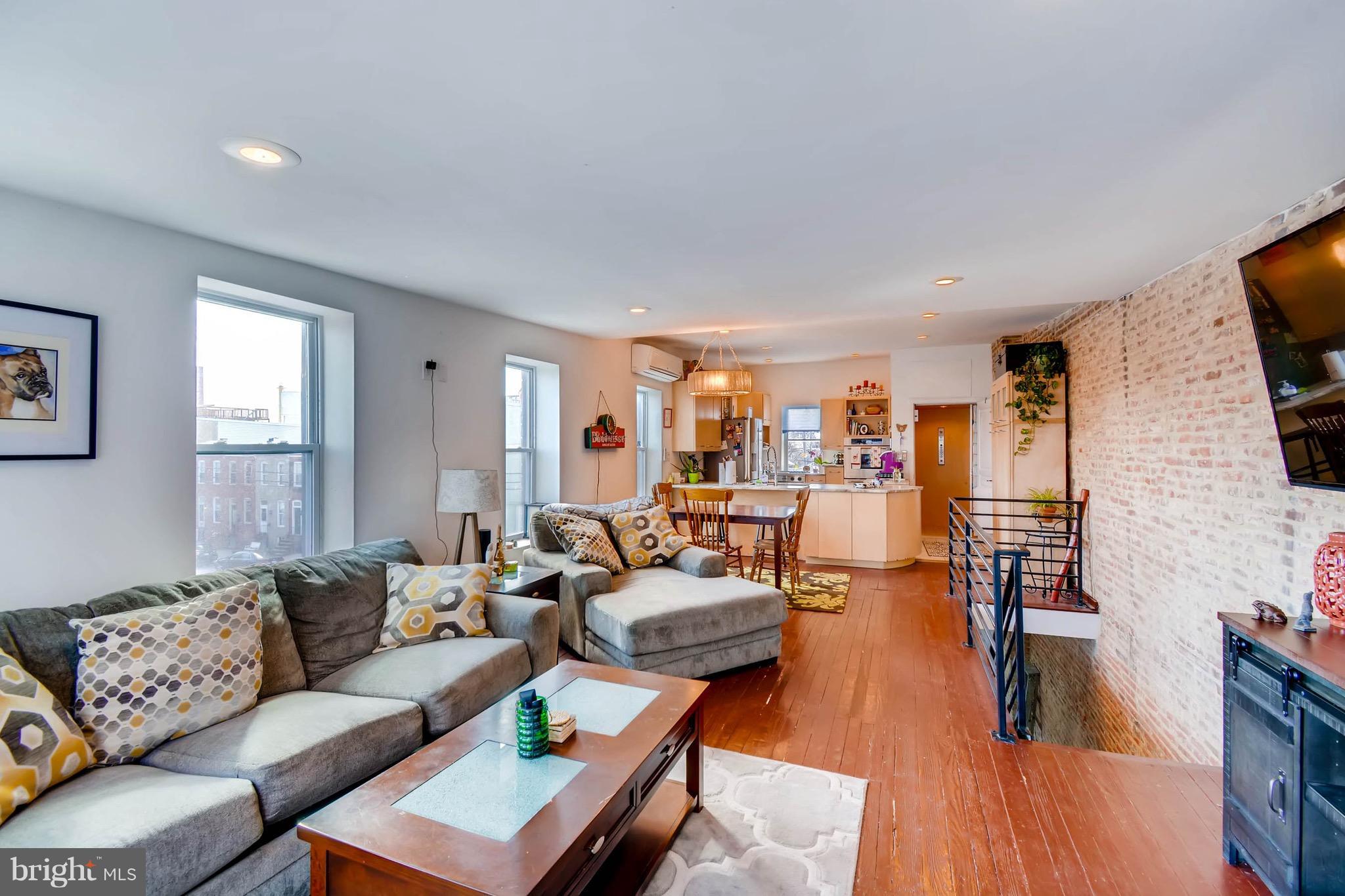 LOCUST POINT - Residential Income