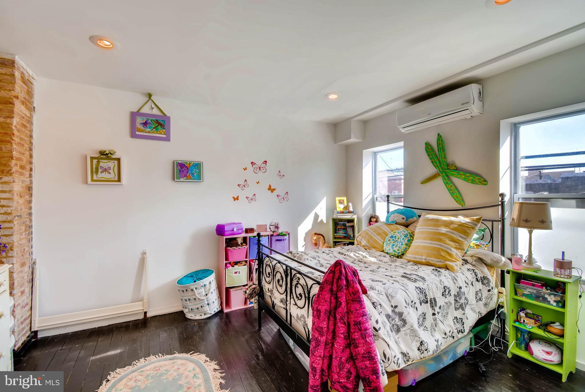 LOCUST POINT - Residential Income