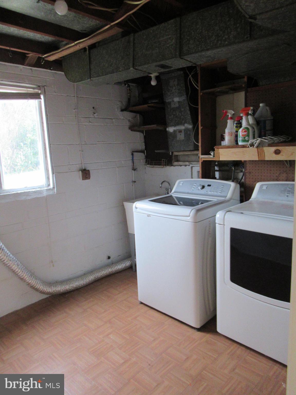 NORTH SPRINGFIELD - Residential Lease