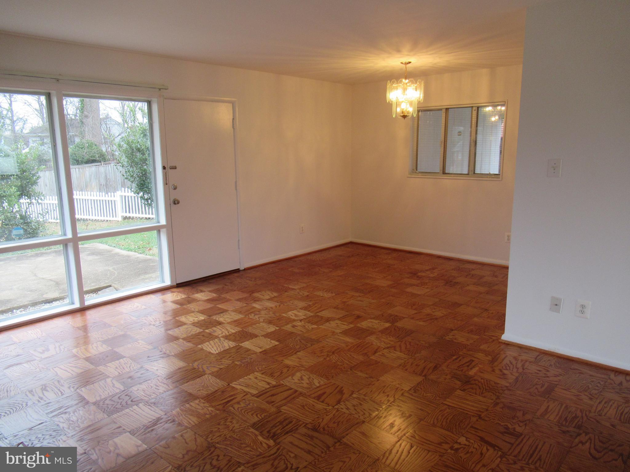 NORTH SPRINGFIELD - Residential Lease