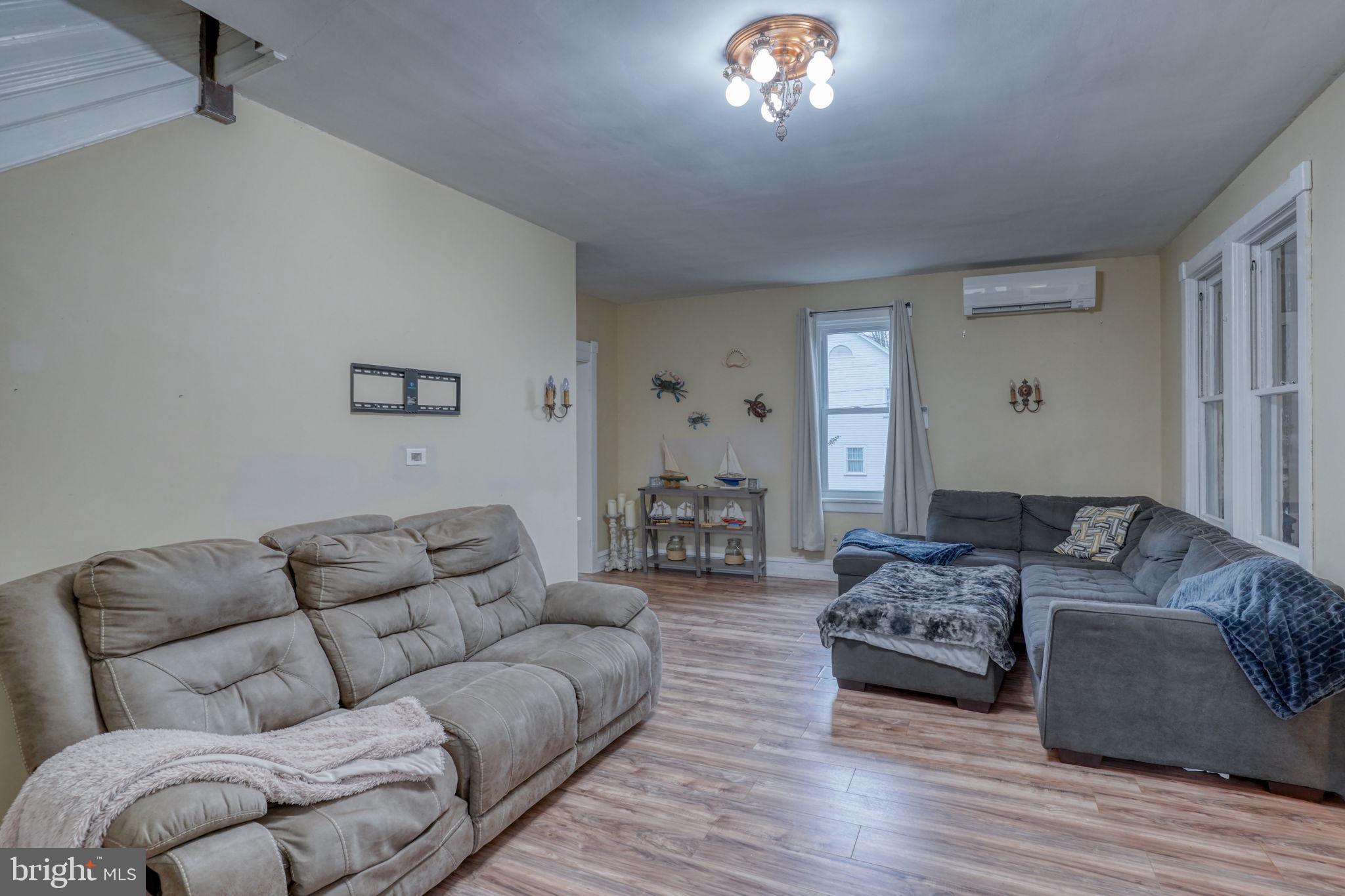 PERRYVILLE - Residential