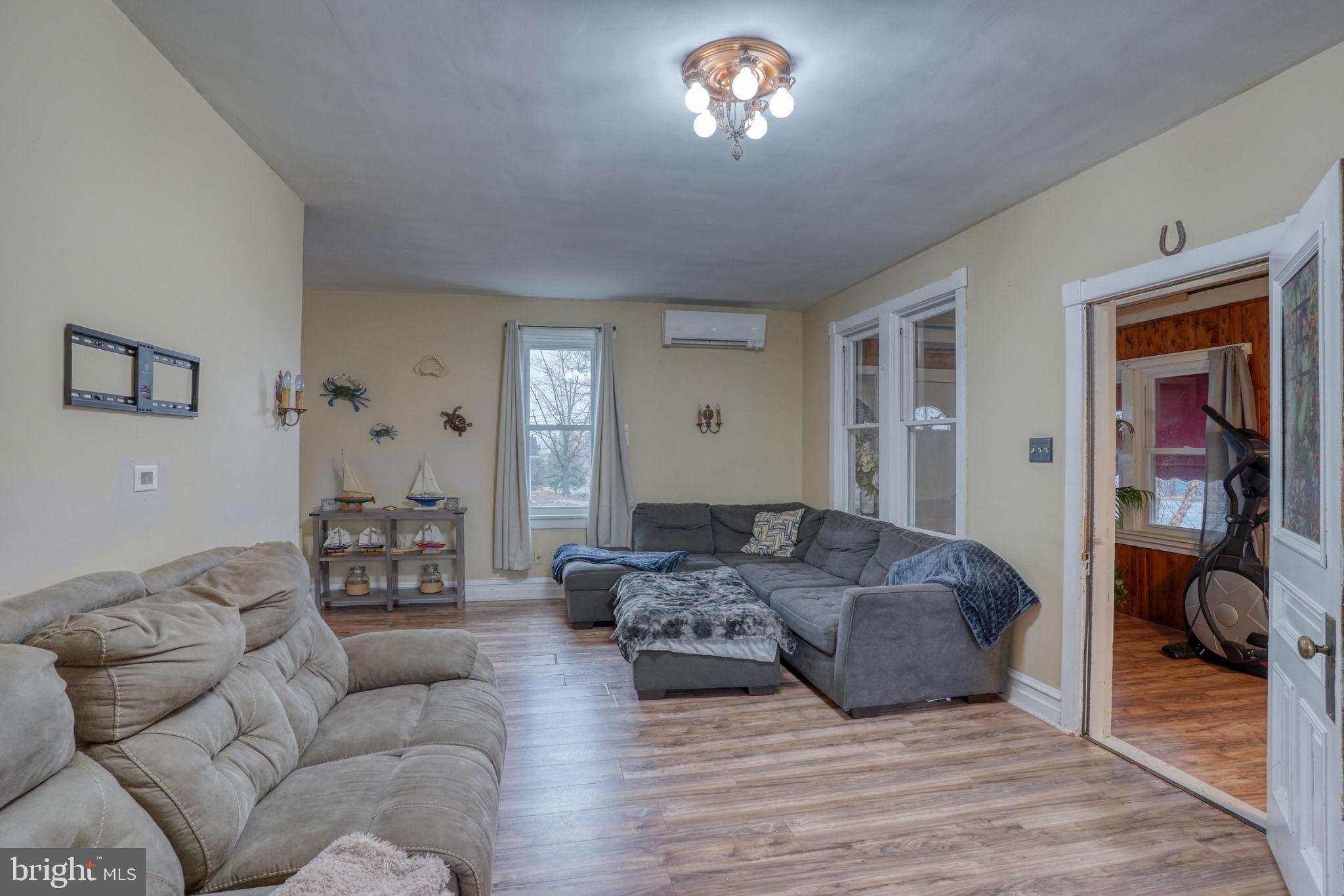 PERRYVILLE - Residential