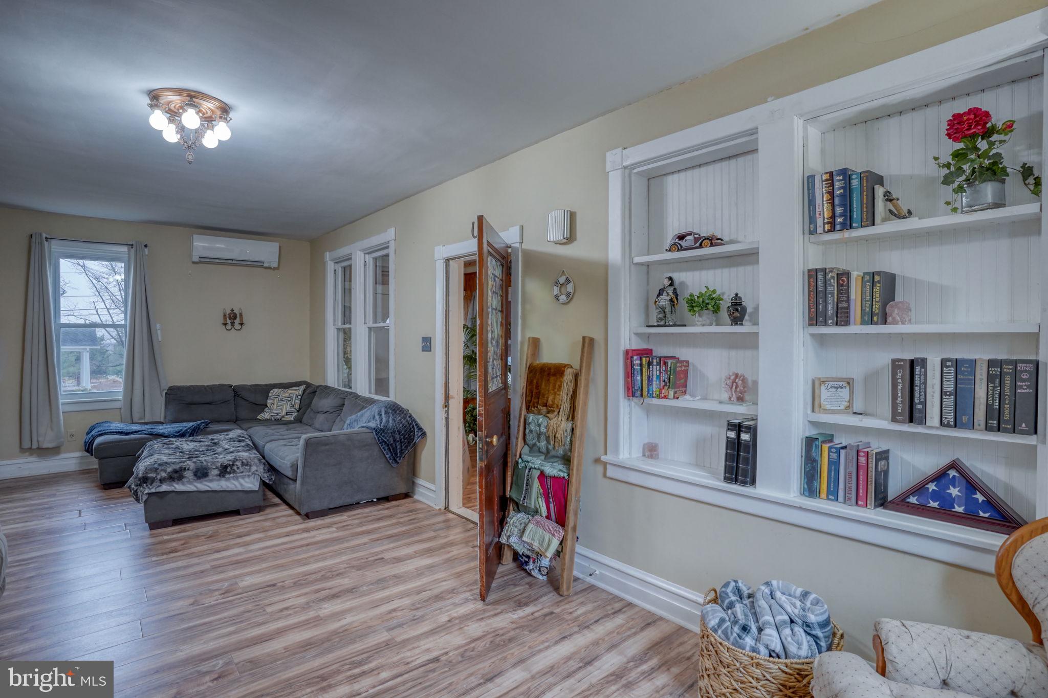 PERRYVILLE - Residential