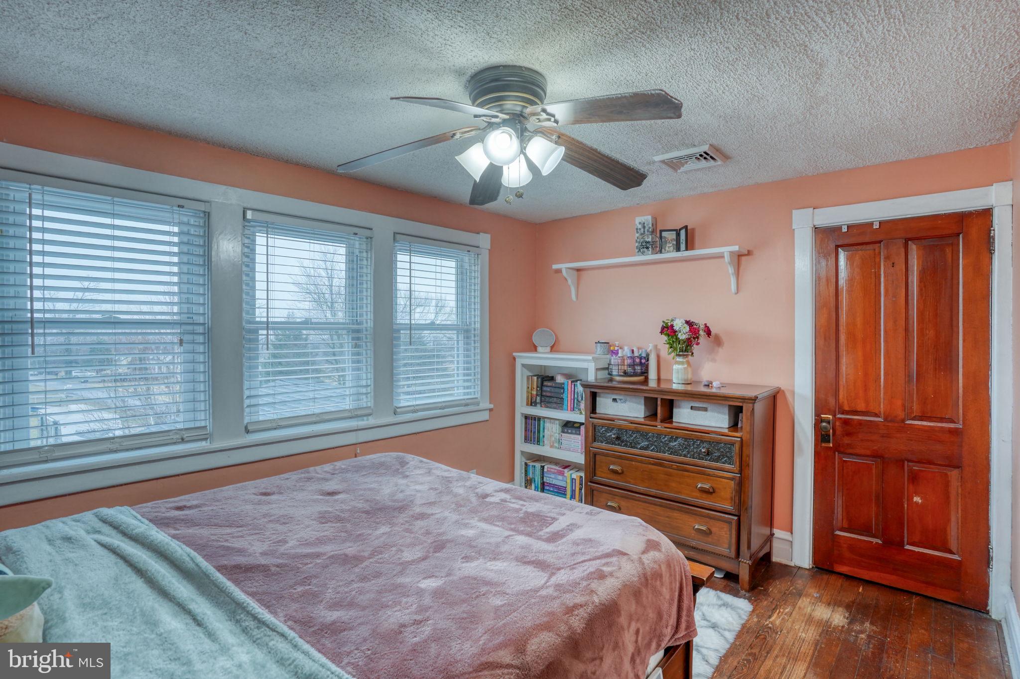 PERRYVILLE - Residential