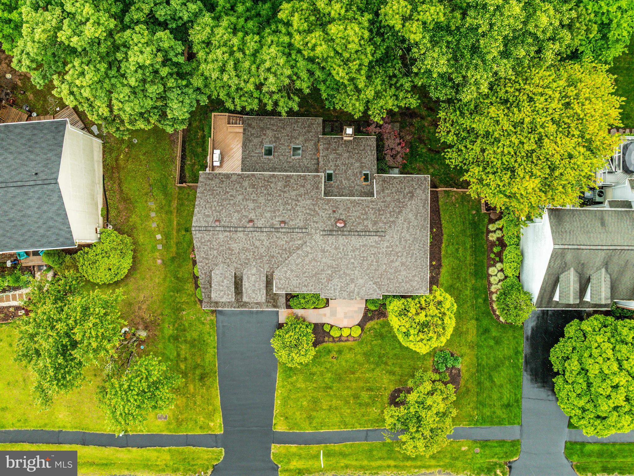12015 MEADOWVILLE COURT