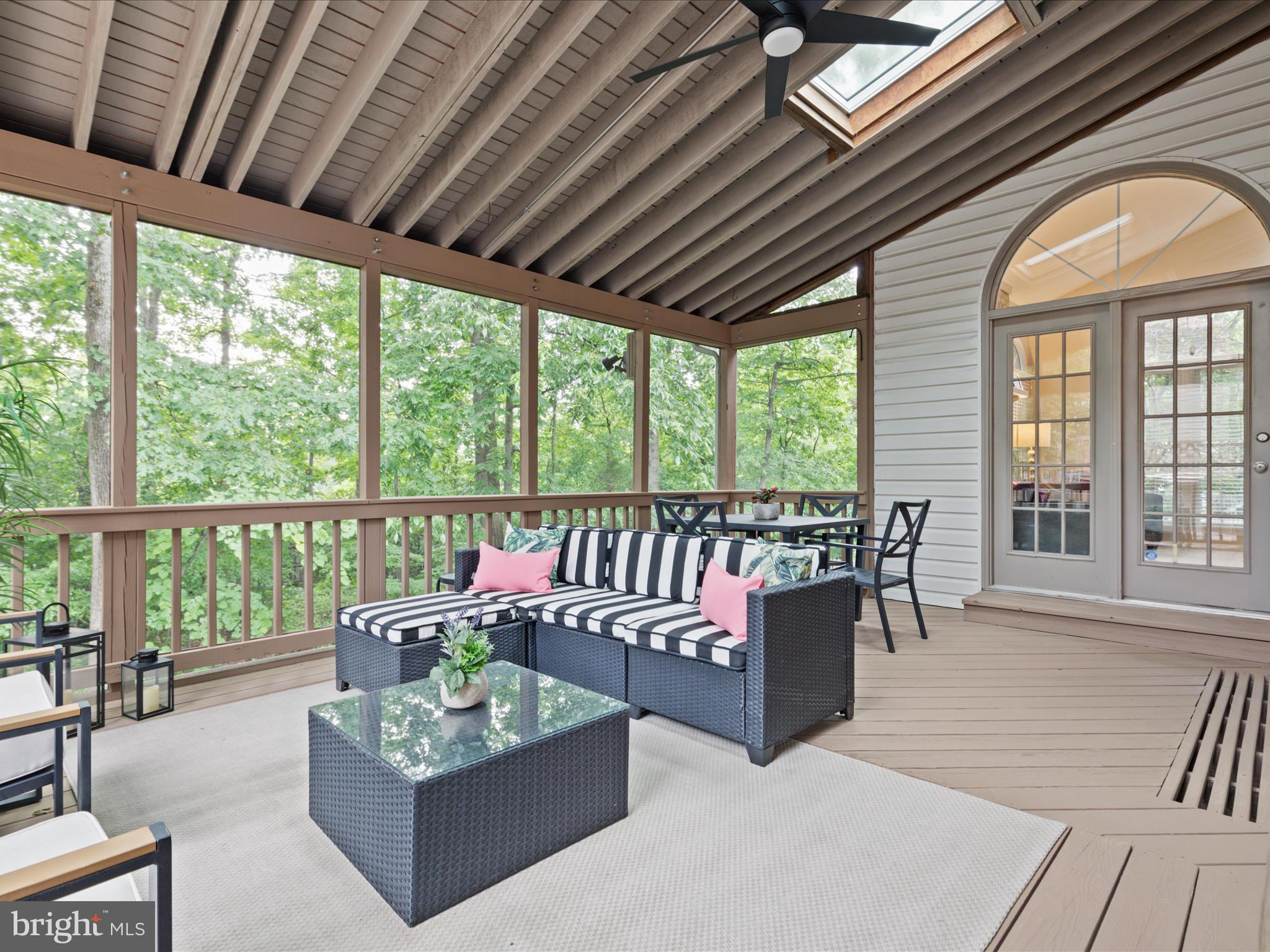 12015 MEADOWVILLE COURT