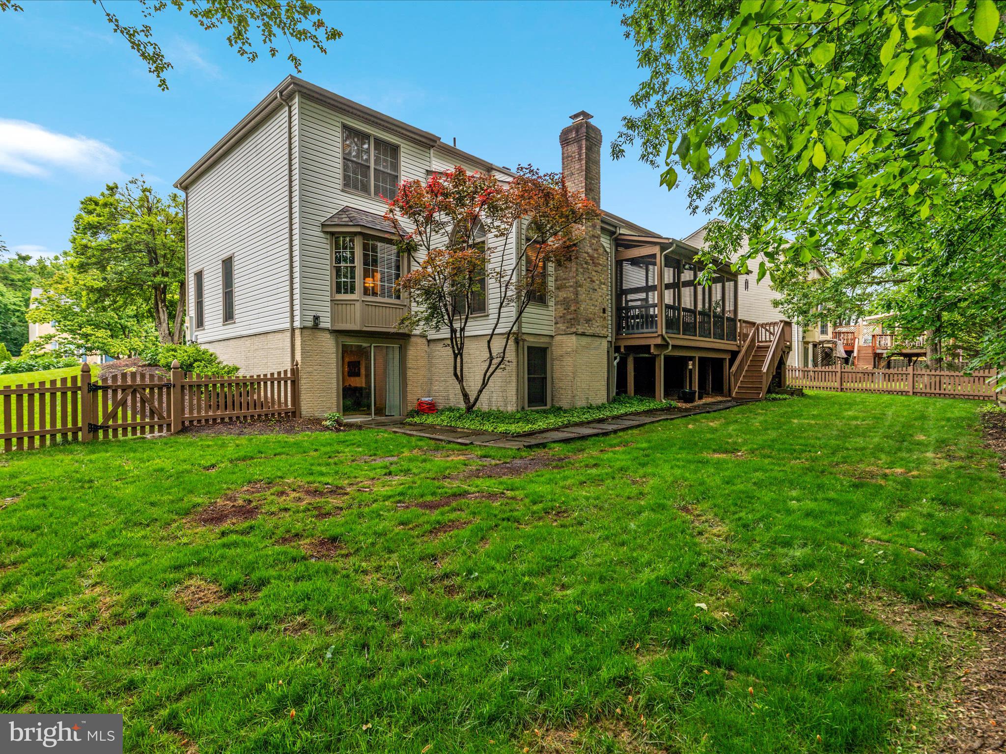 12015 MEADOWVILLE COURT