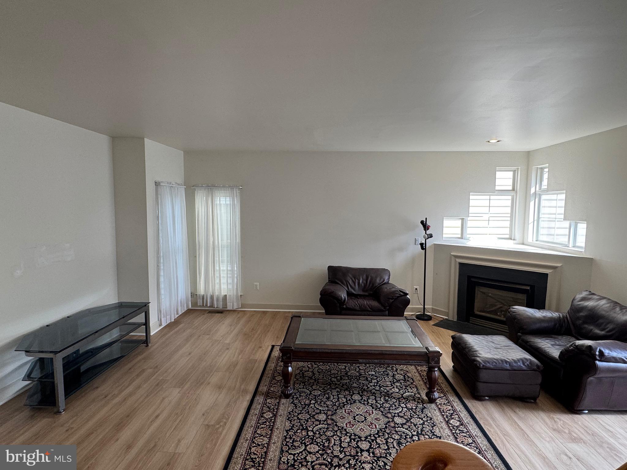 KING FARM WATKINS POND - Residential Lease