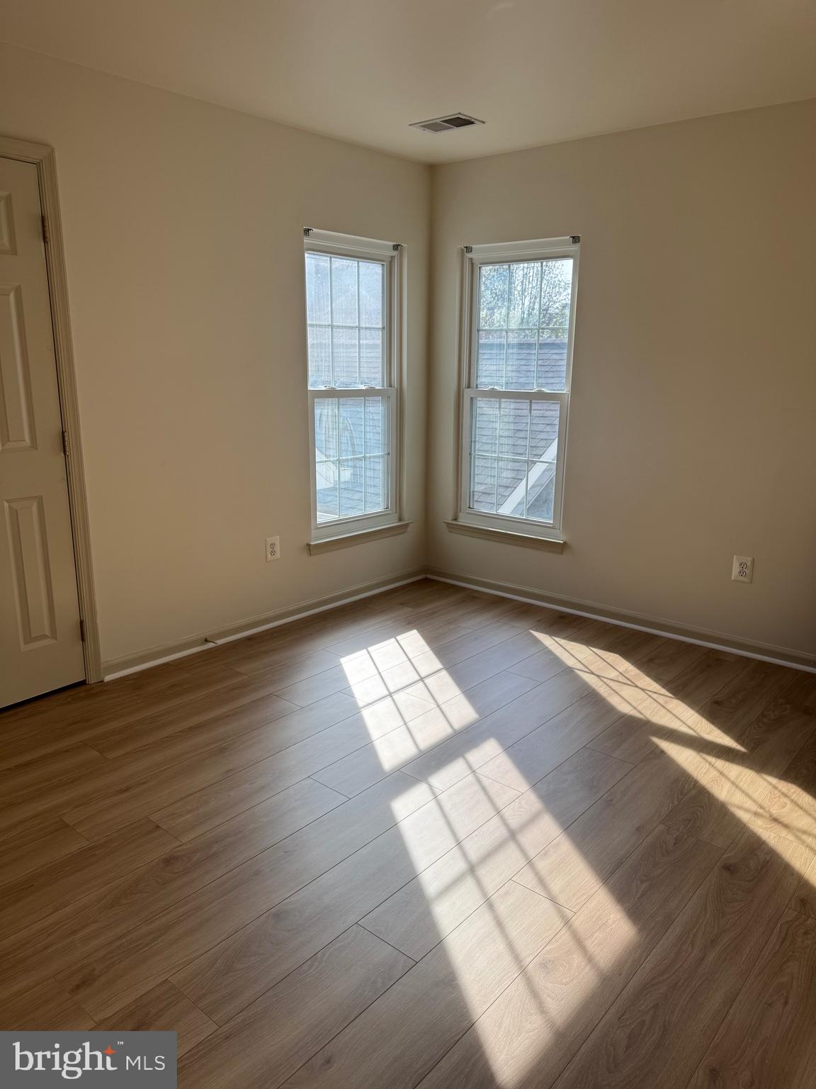 KING FARM WATKINS POND - Residential Lease