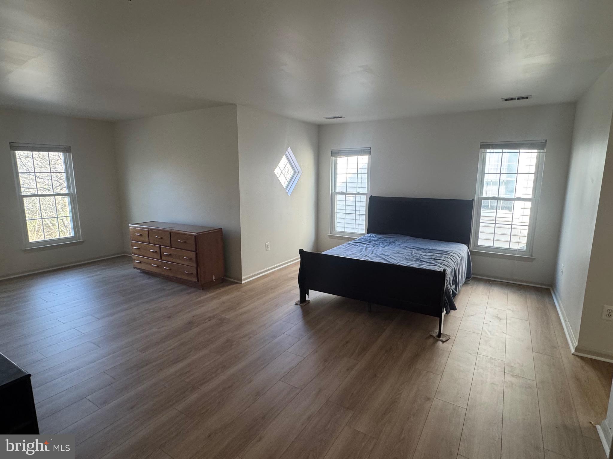 KING FARM WATKINS POND - Residential Lease