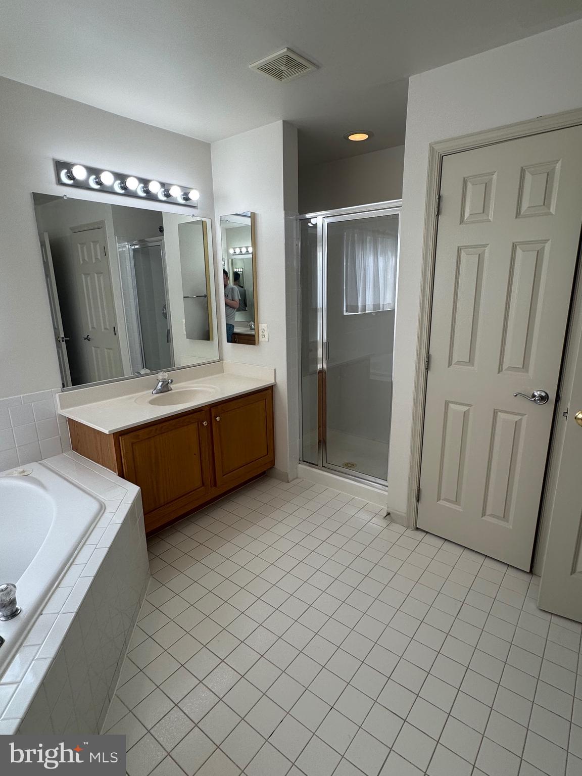 KING FARM WATKINS POND - Residential Lease