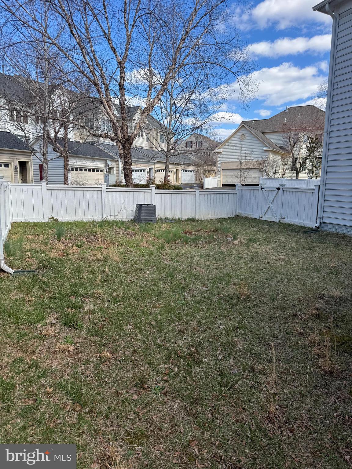 KING FARM WATKINS POND - Residential Lease