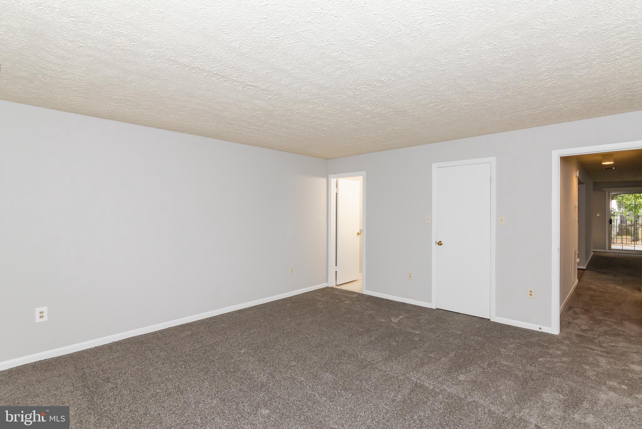 THE FALLS GARDEN - Residential