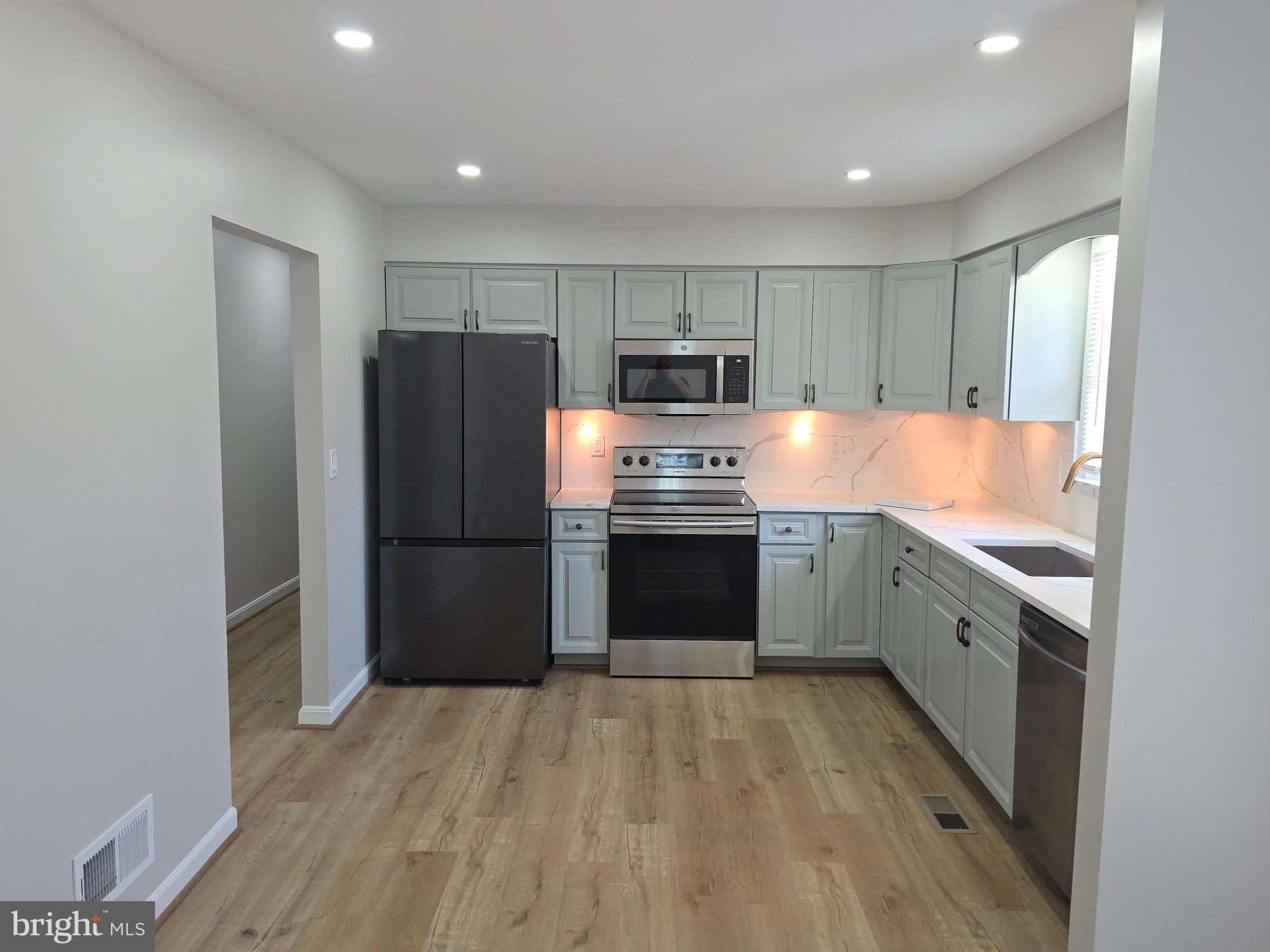 OPEQUON MEADOWS - Residential Lease