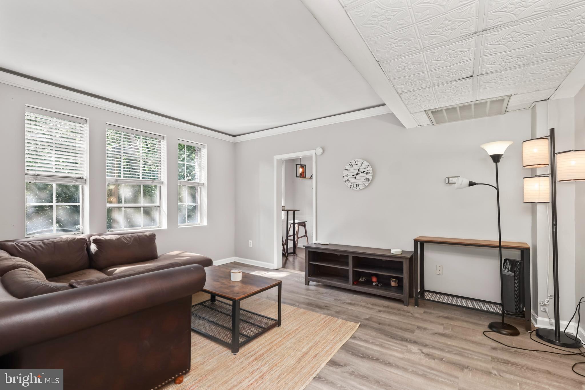 COLONIAL VILLAGE - Residential