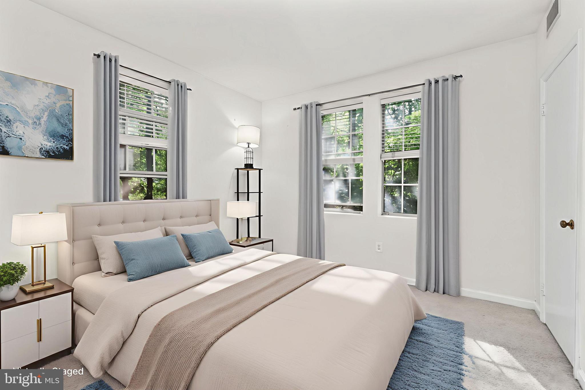 COLONIAL VILLAGE - Residential