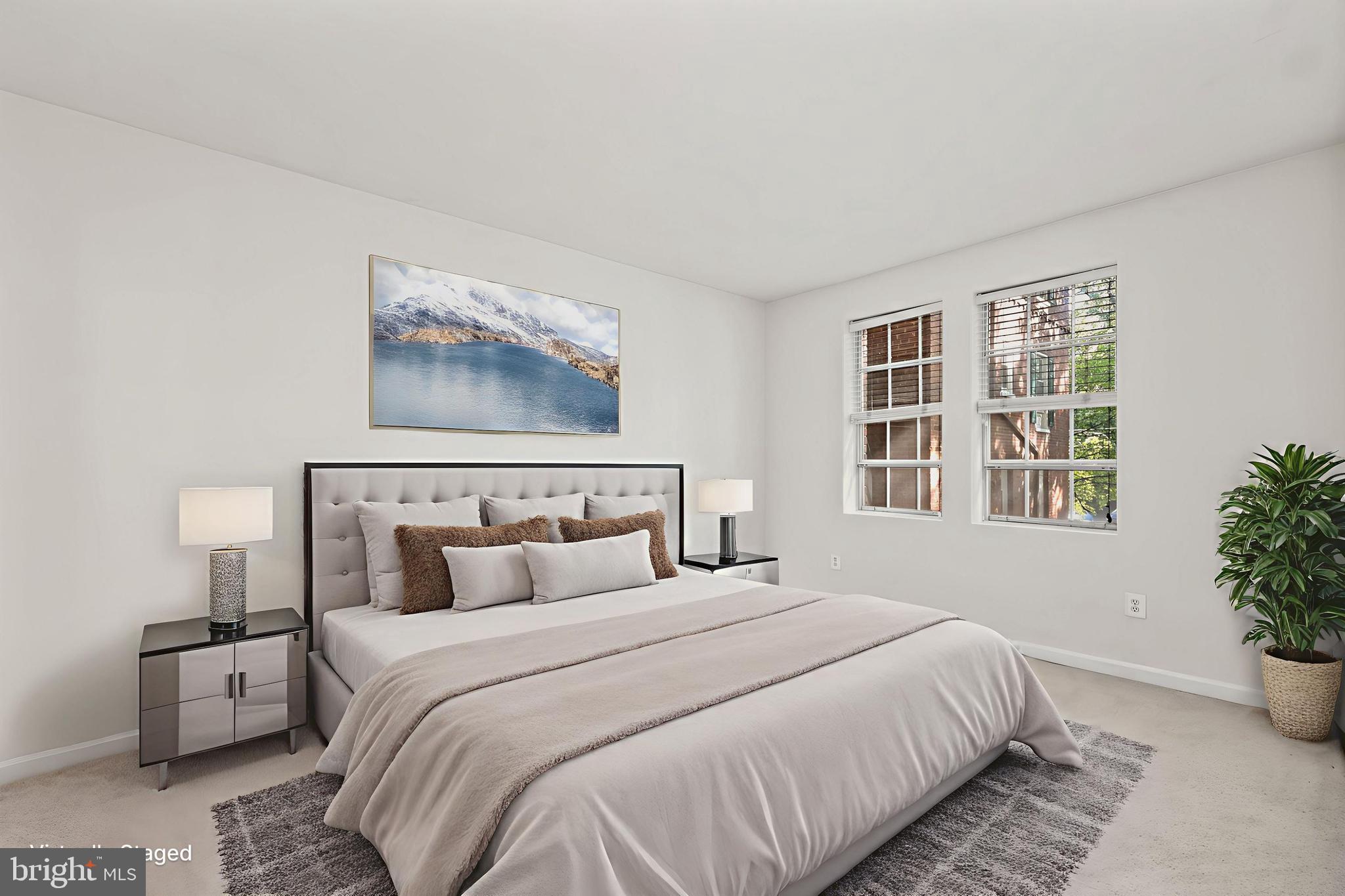 COLONIAL VILLAGE - Residential