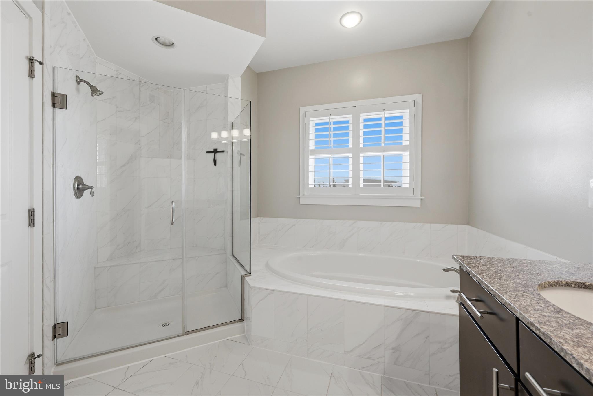 ONE LOUDOUN - Residential