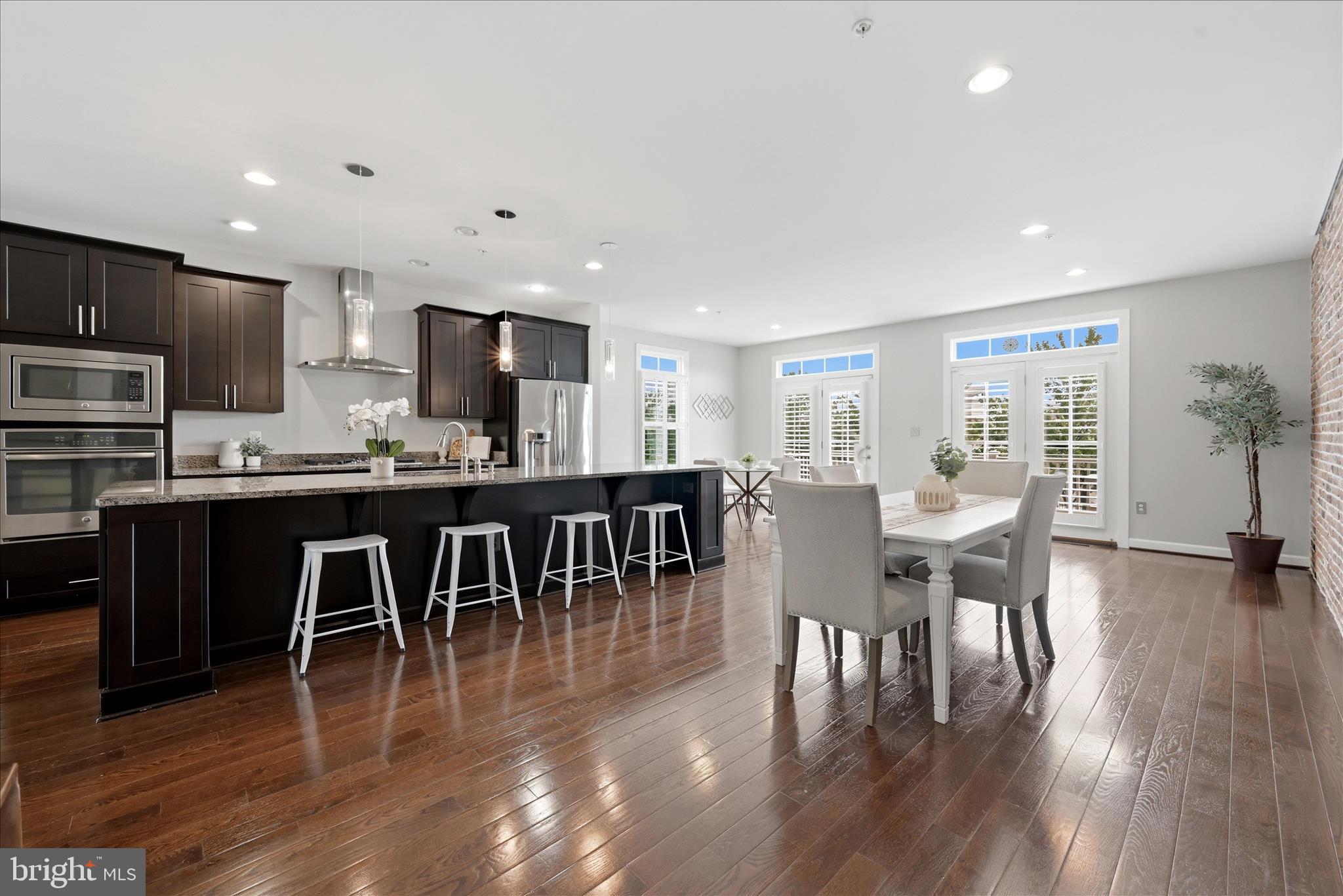 ONE LOUDOUN - Residential