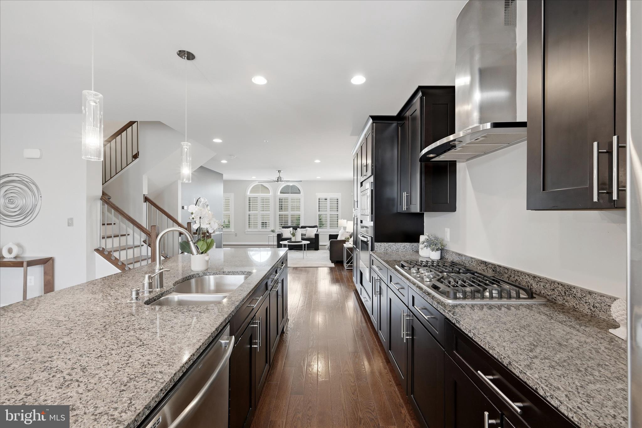 ONE LOUDOUN - Residential