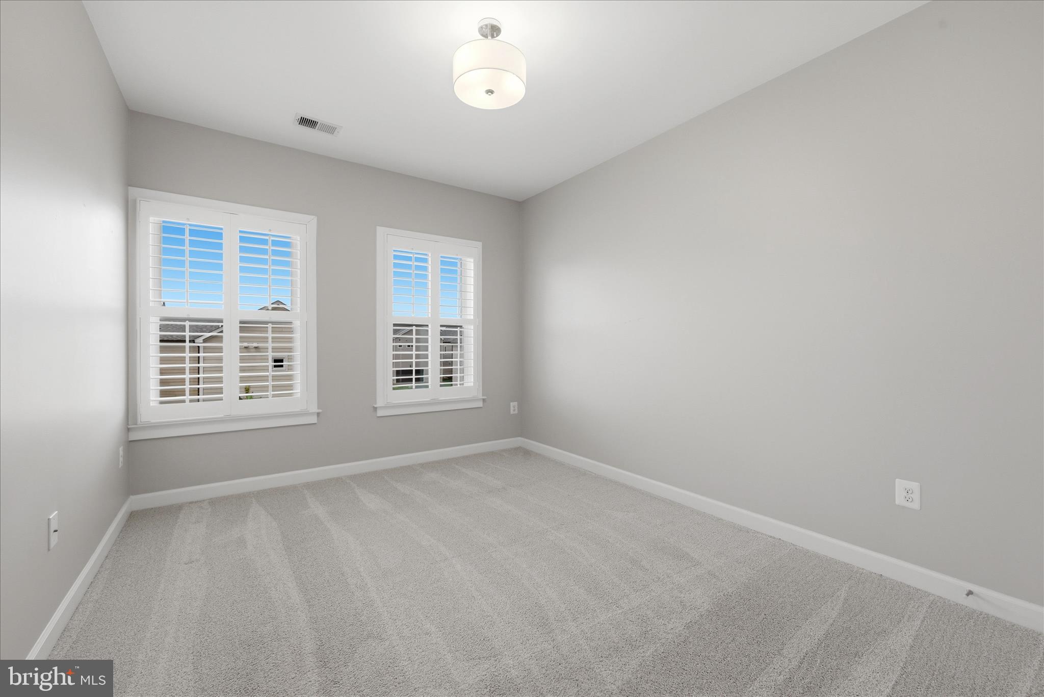 ONE LOUDOUN - Residential