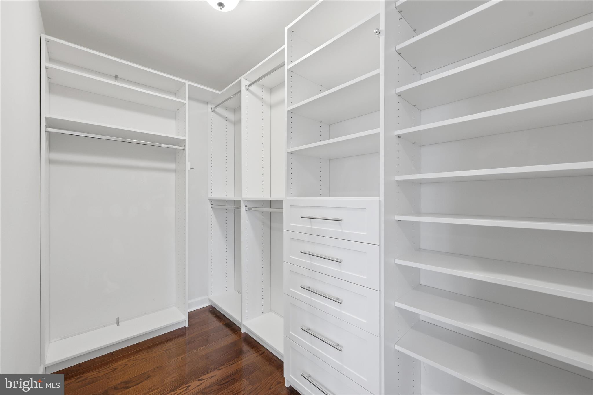 ONE LOUDOUN - Residential