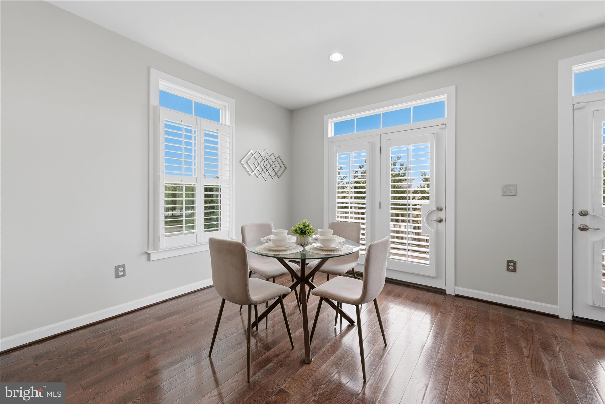 ONE LOUDOUN - Residential