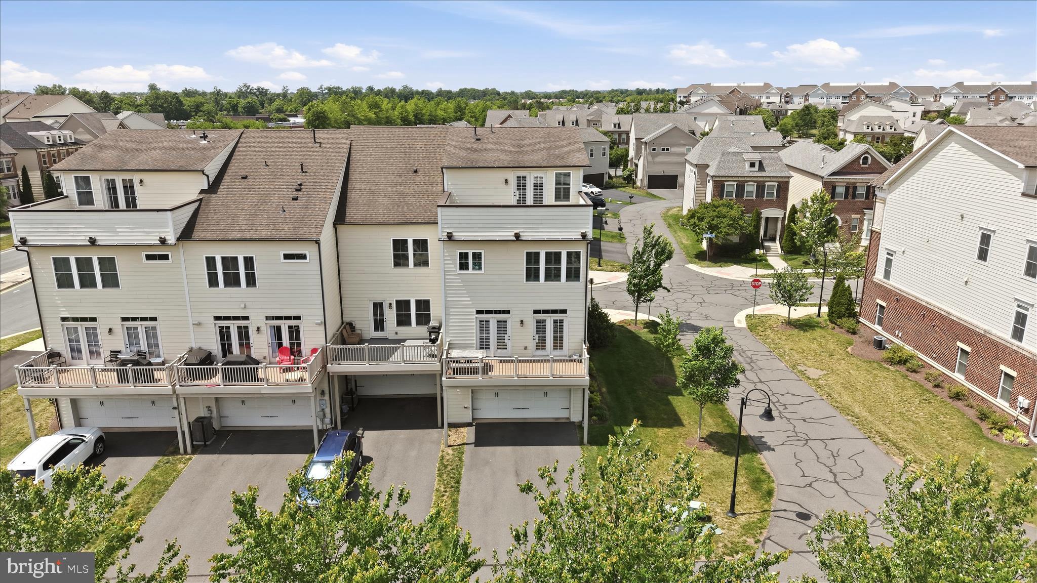 ONE LOUDOUN - Residential