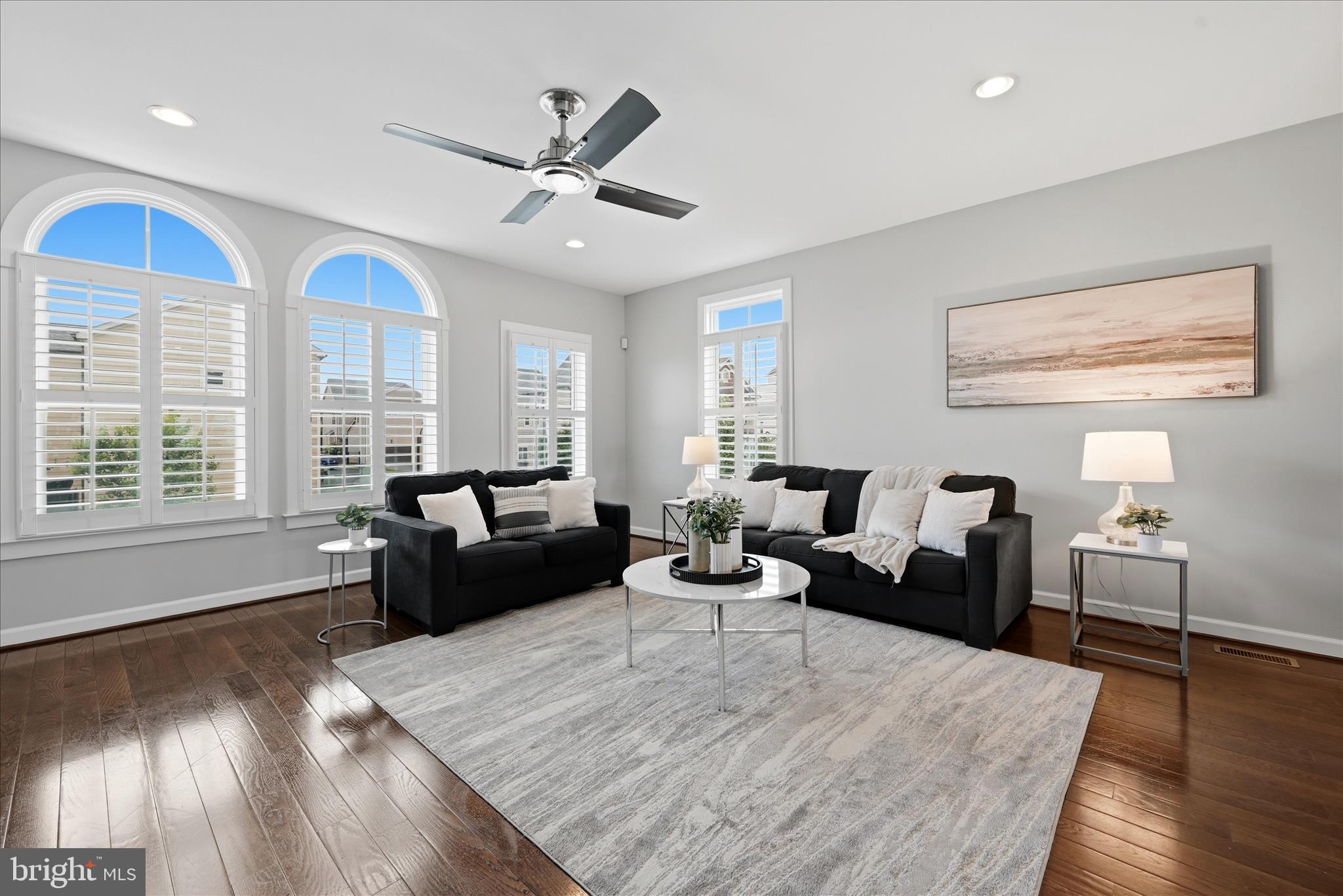 ONE LOUDOUN - Residential