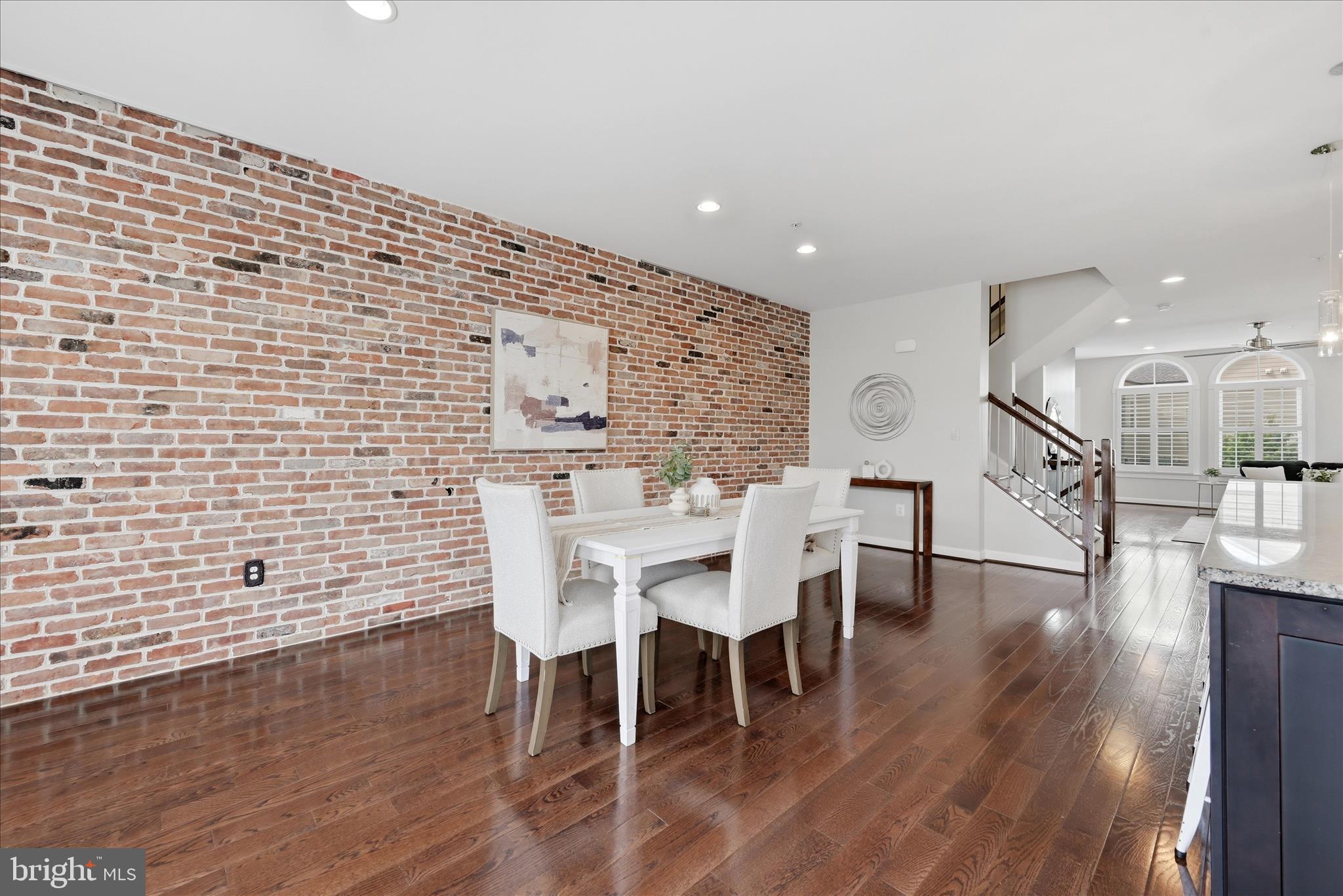 ONE LOUDOUN - Residential