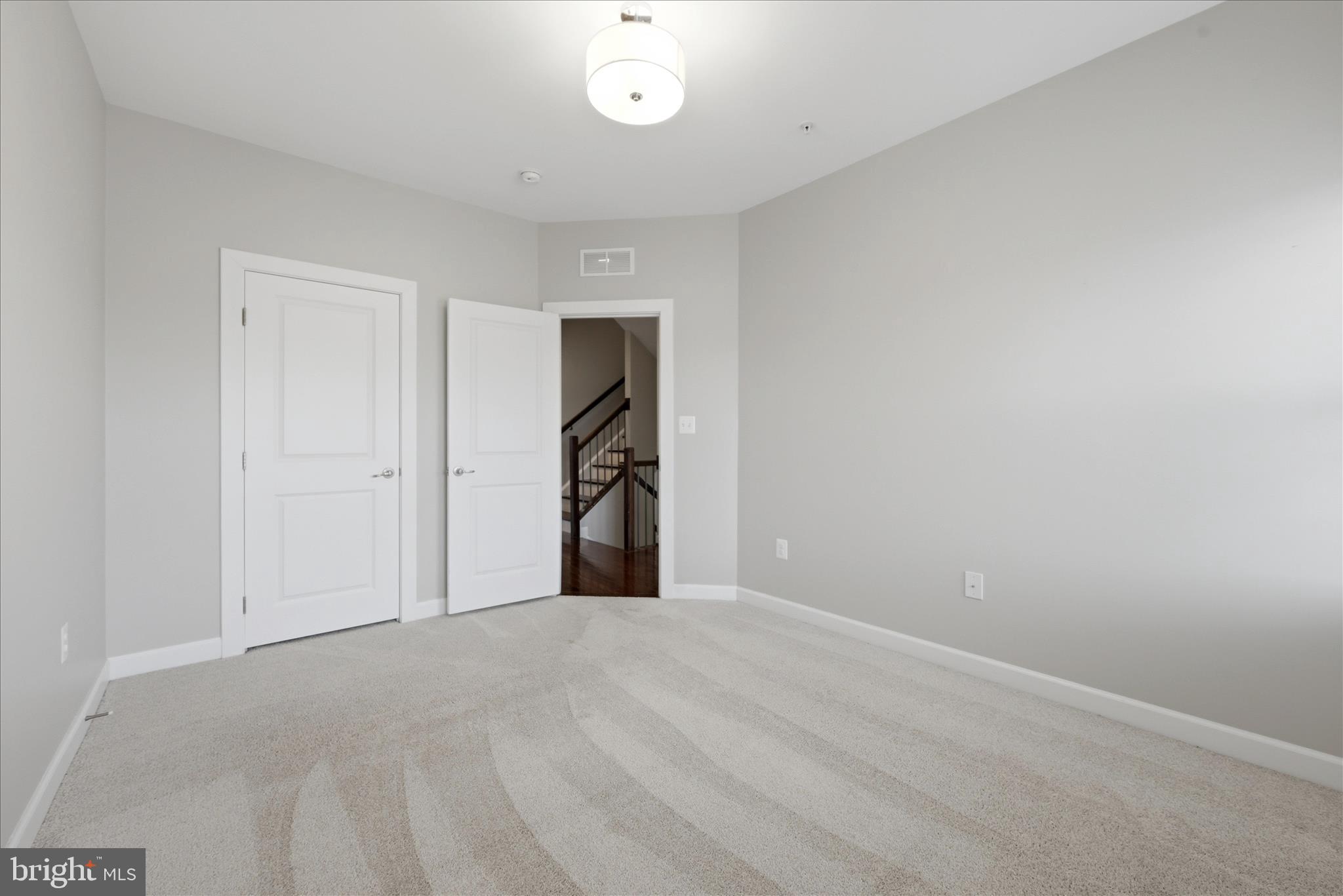 ONE LOUDOUN - Residential