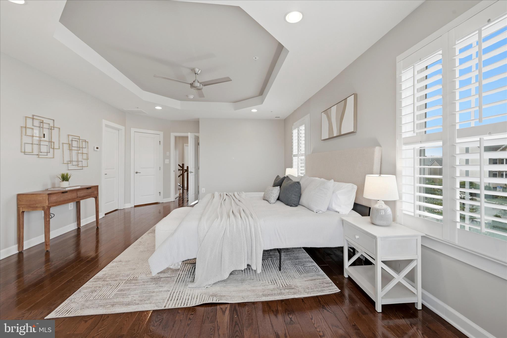 ONE LOUDOUN - Residential
