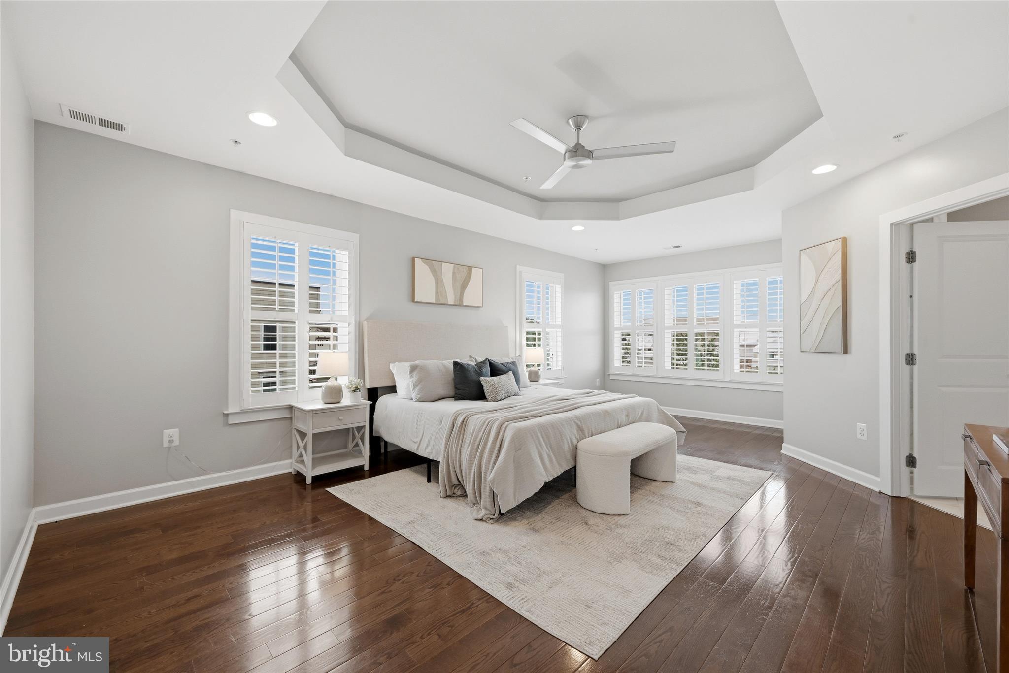 ONE LOUDOUN - Residential