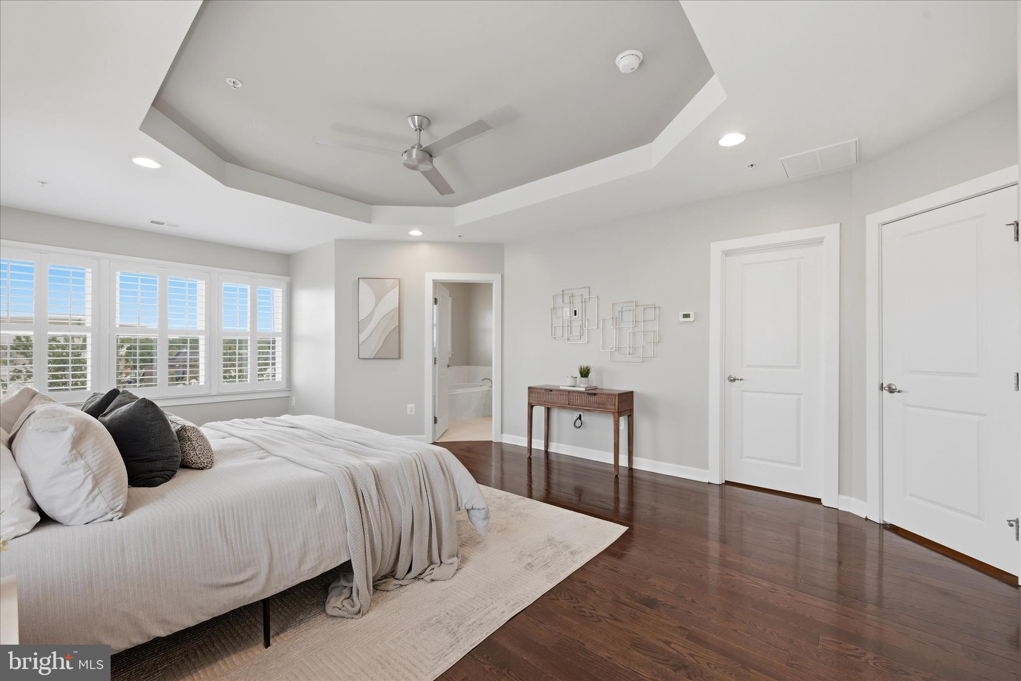ONE LOUDOUN - Residential