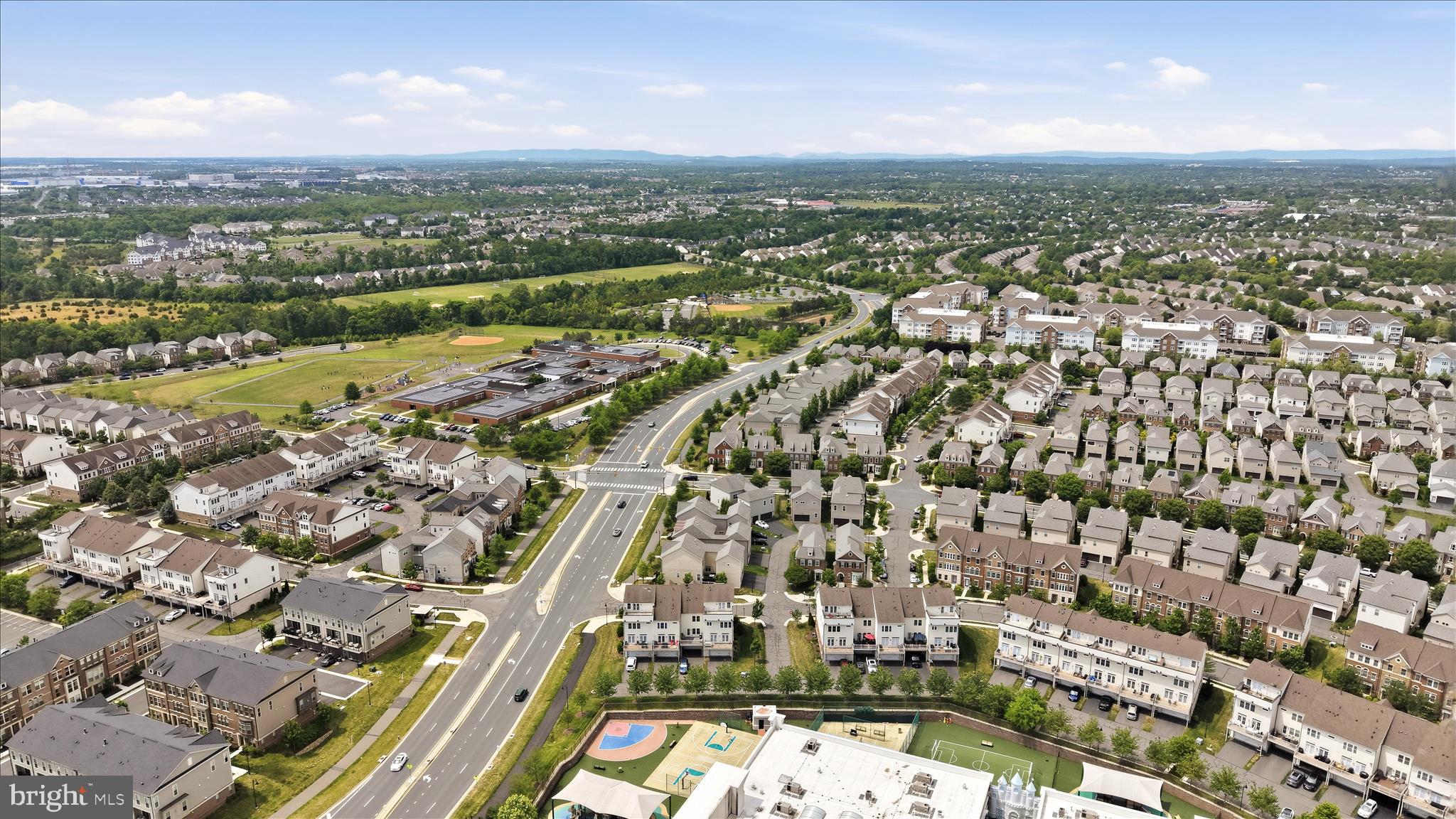 ONE LOUDOUN - Residential