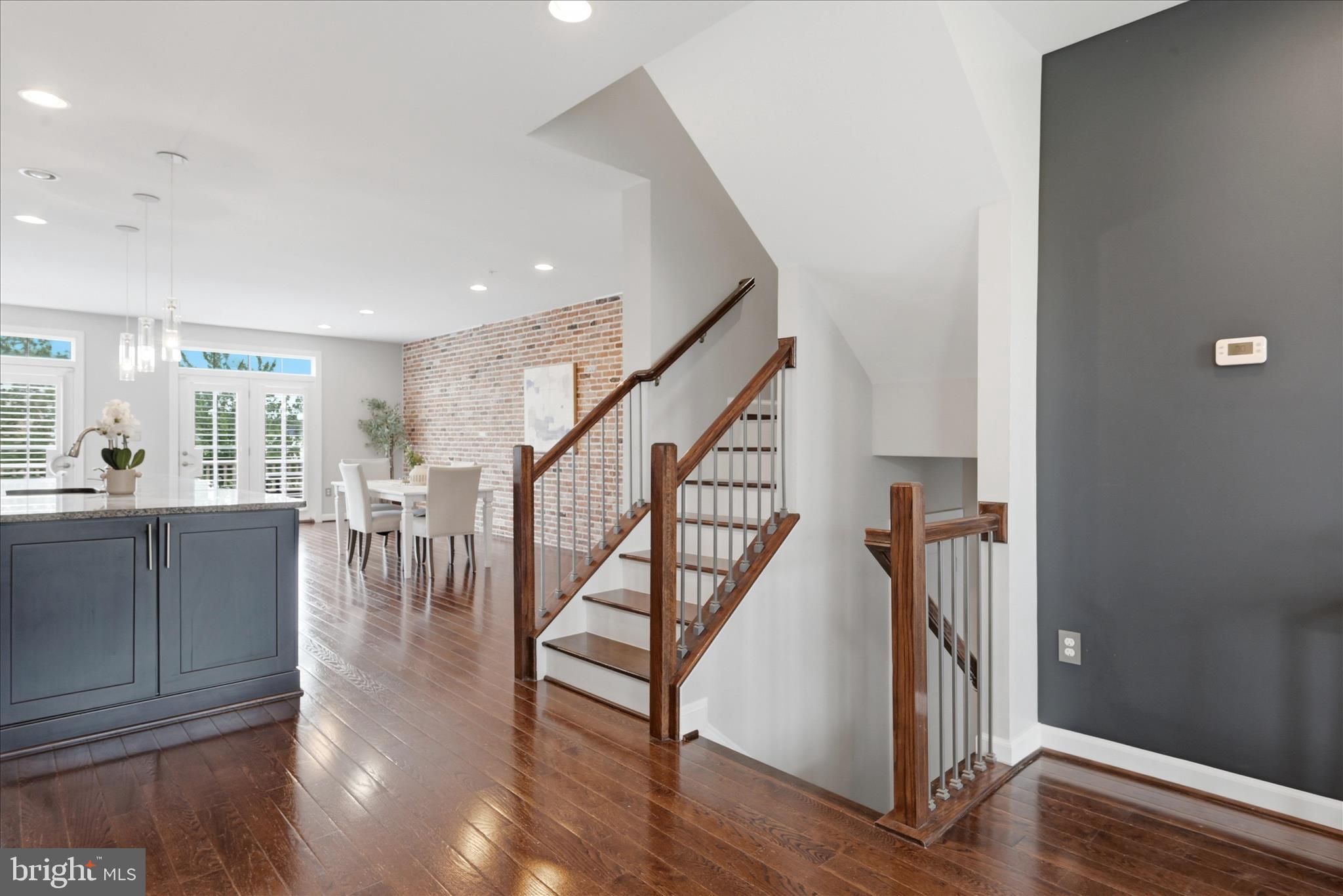 ONE LOUDOUN - Residential