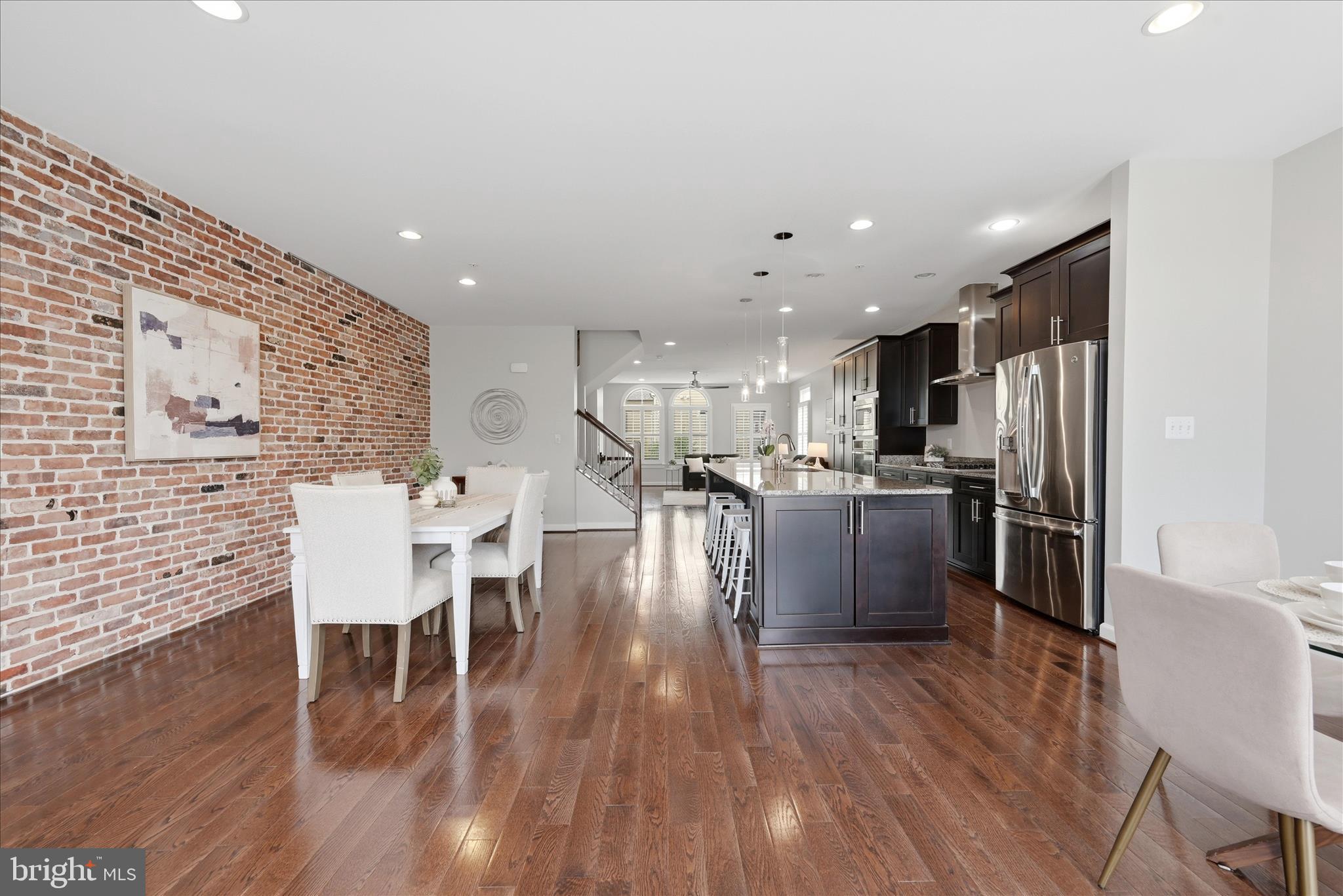 ONE LOUDOUN - Residential
