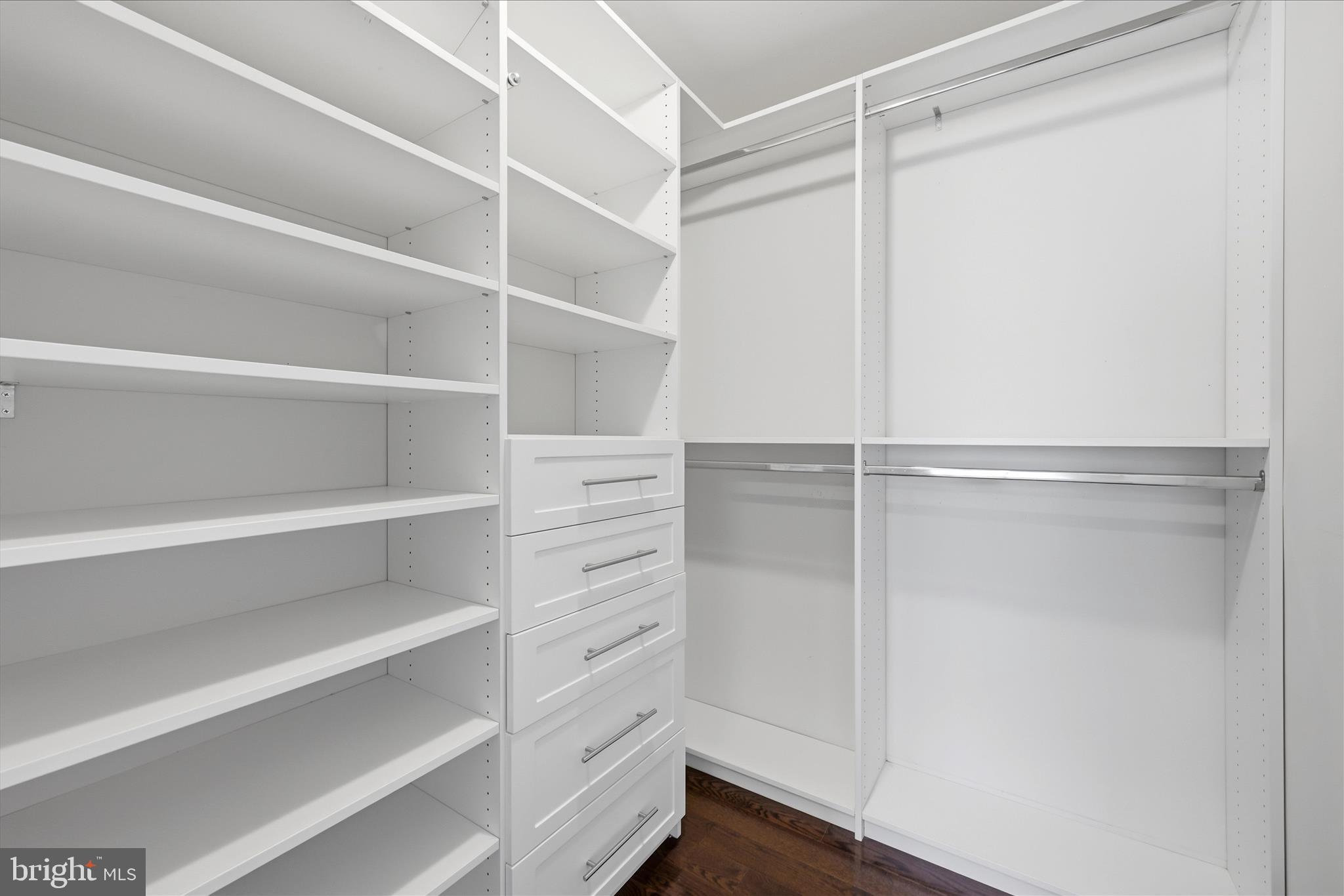 ONE LOUDOUN - Residential